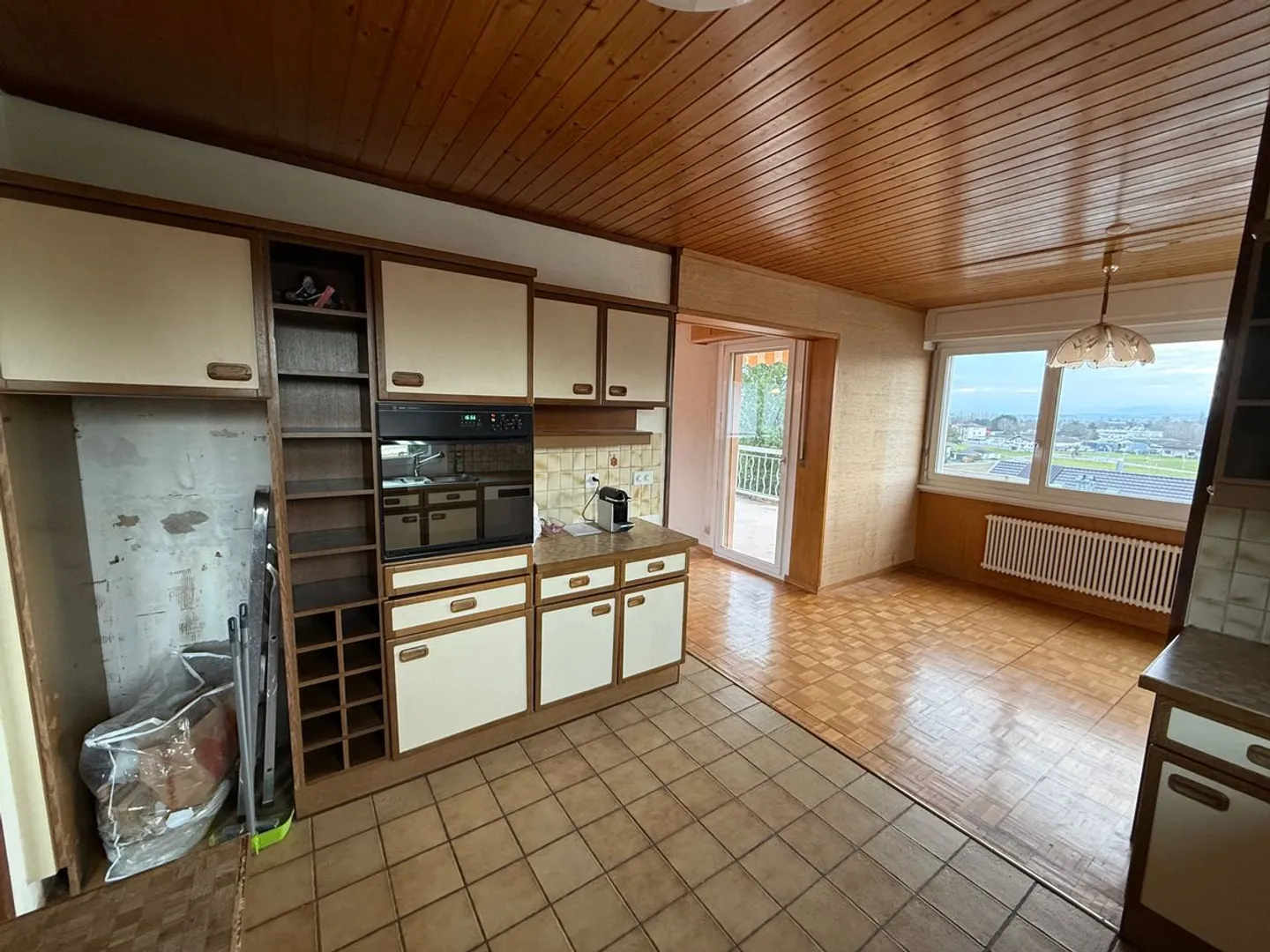 Opportunità di ristrutturazione! Appartamento di 95 m2 con giardino vicino all'EPFL in un condominio di 2 unità - Foto 3 di 10