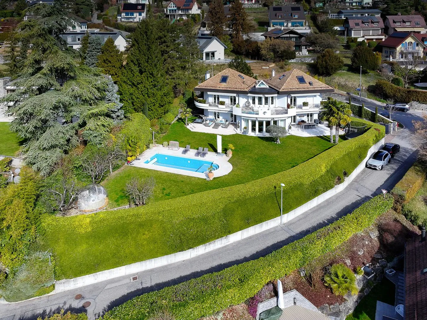 Magnificent detached villa with breathtaking views on the heights of Montreux - Foto 1 di 13