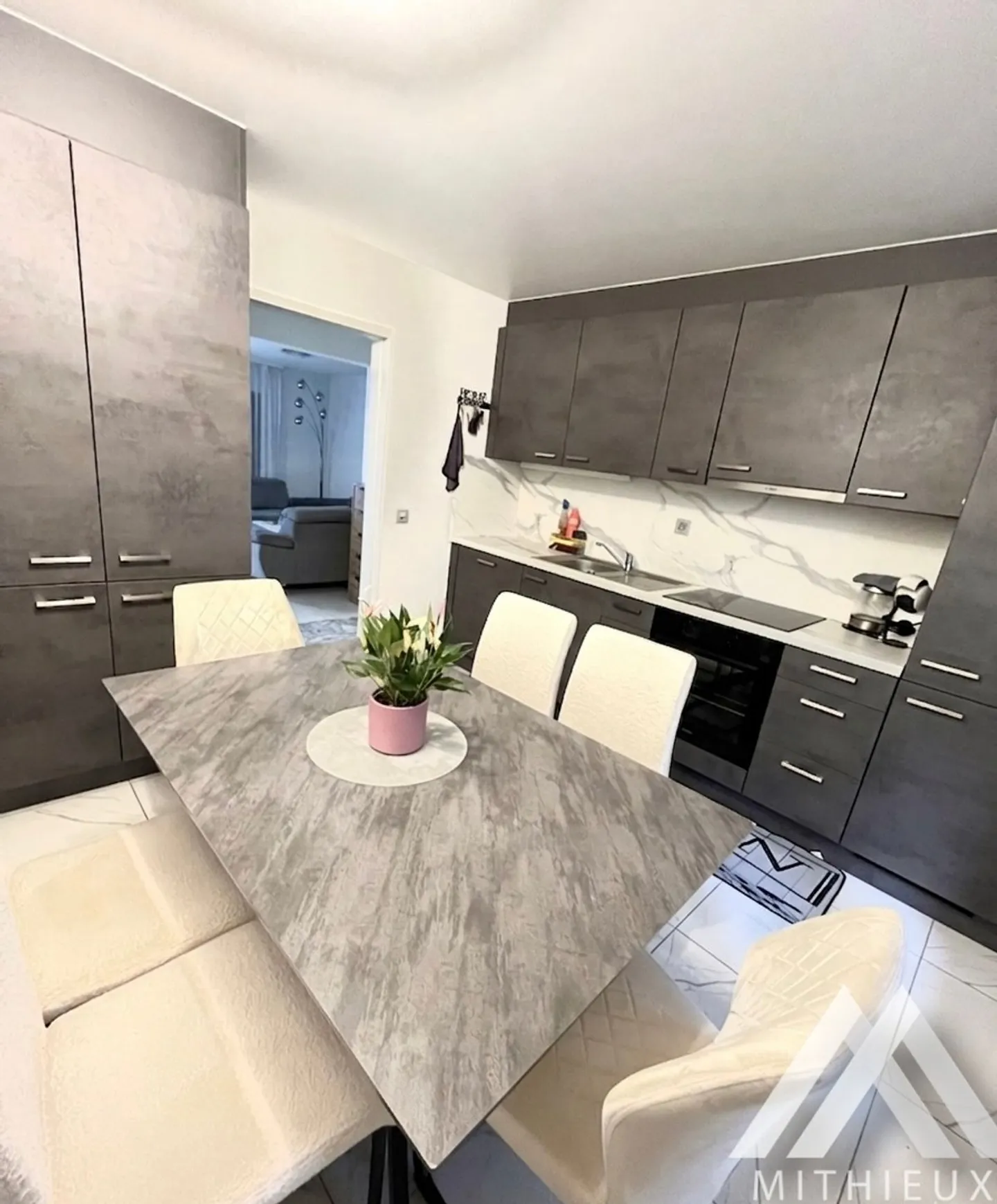 Appartement rénové à Saxon - Photo 4 sur 12