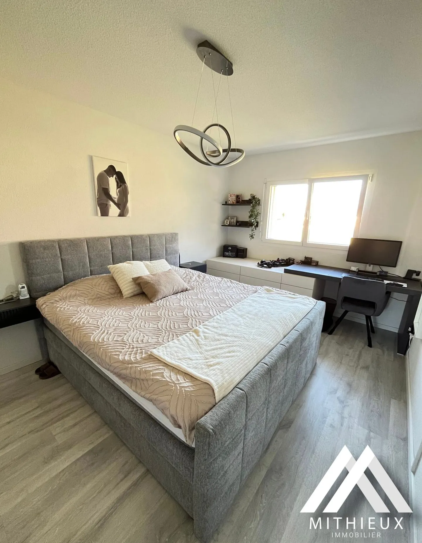 For sale, high-end 3.5 room apartment in Saxon - Photo 5 of 13