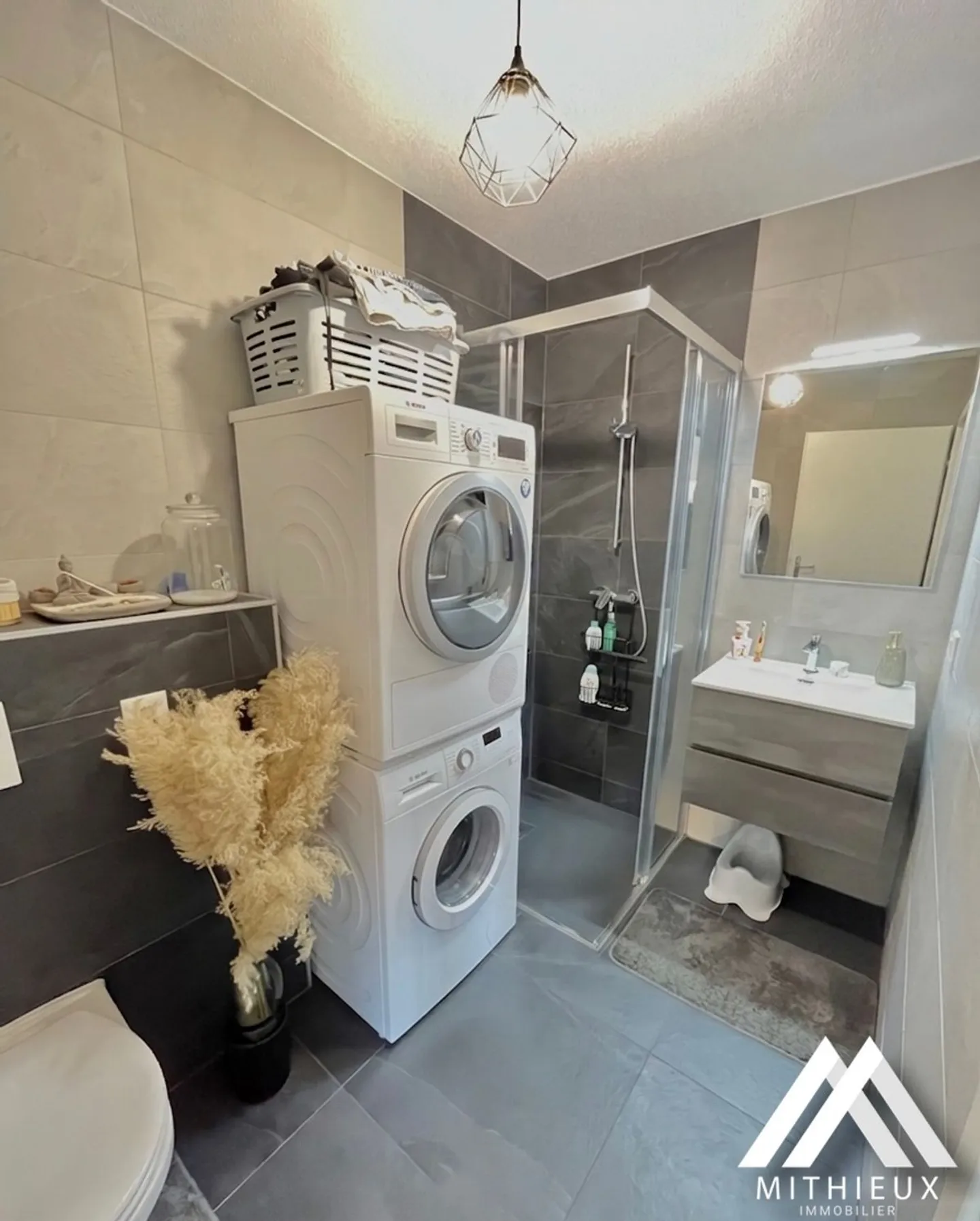 For sale, high-end 3.5 room apartment in Saxon - Photo 10 of 13