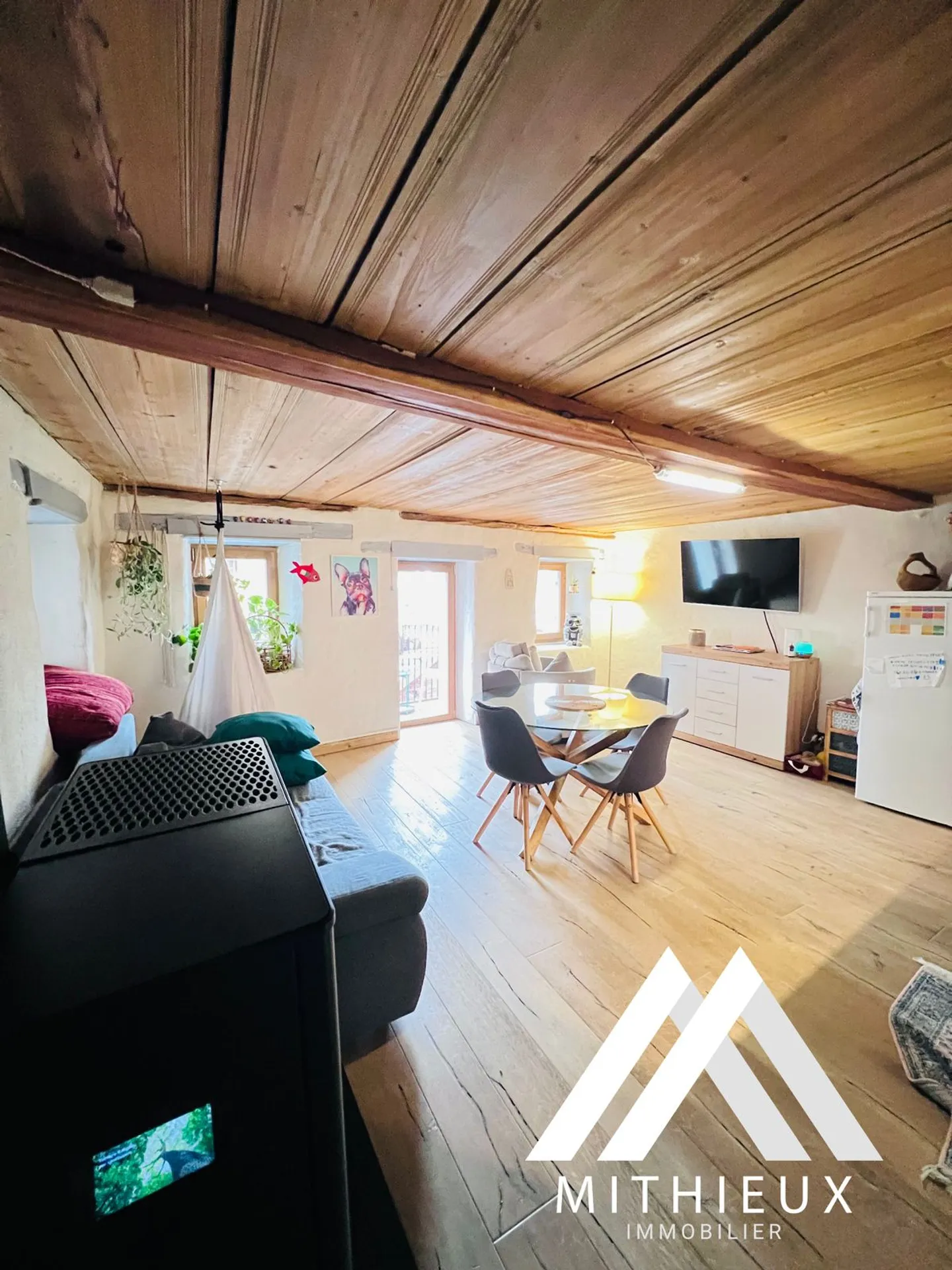 MAGNIFIKANT RENOVIERTES DUPLEX VON 3.5 PCS, MASE (MONT-NOBLE) - Foto 2 von 13