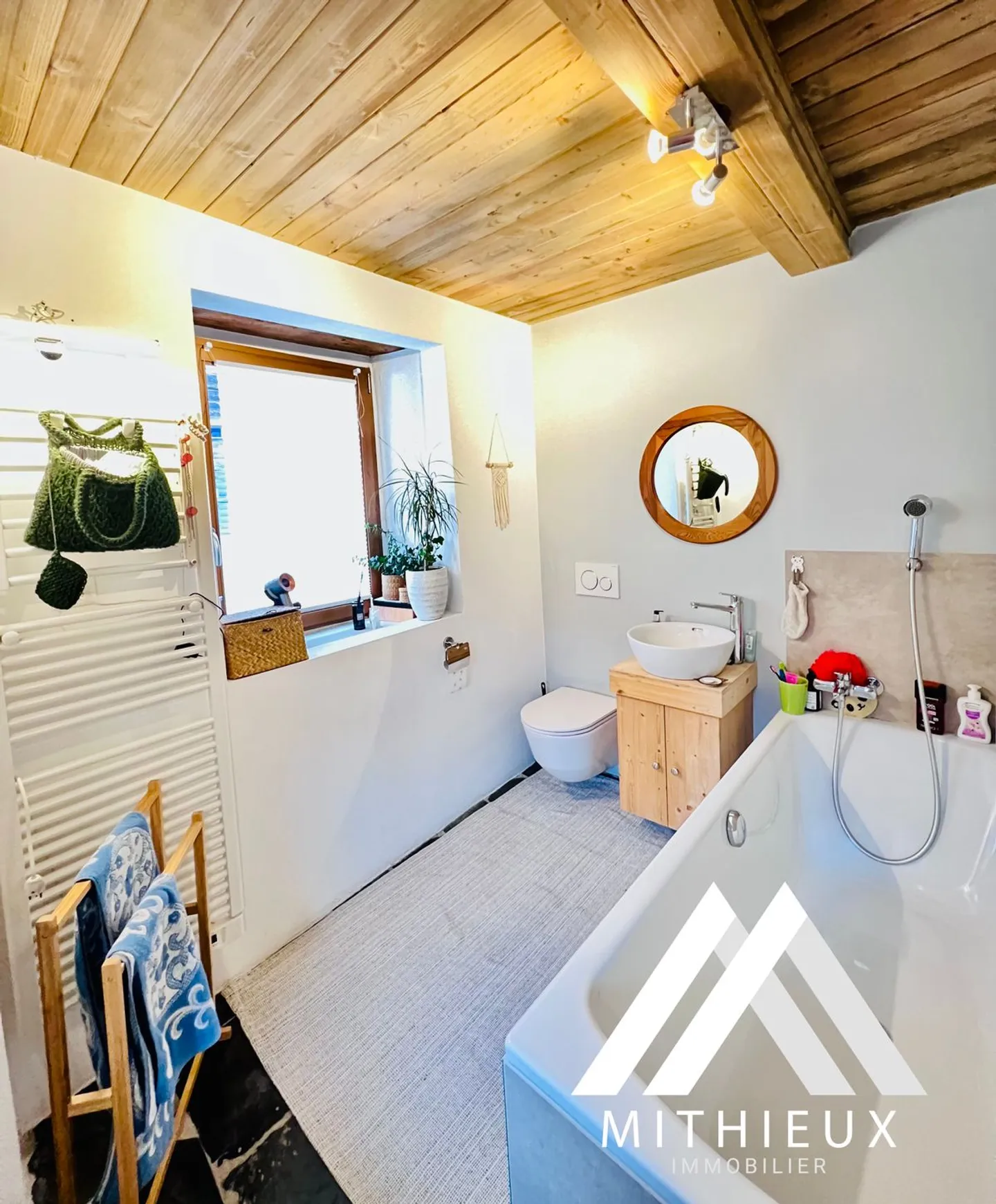 MAGNIFIKANT RENOVIERTES DUPLEX VON 3.5 PCS, MASE (MONT-NOBLE) - Foto 5 von 13