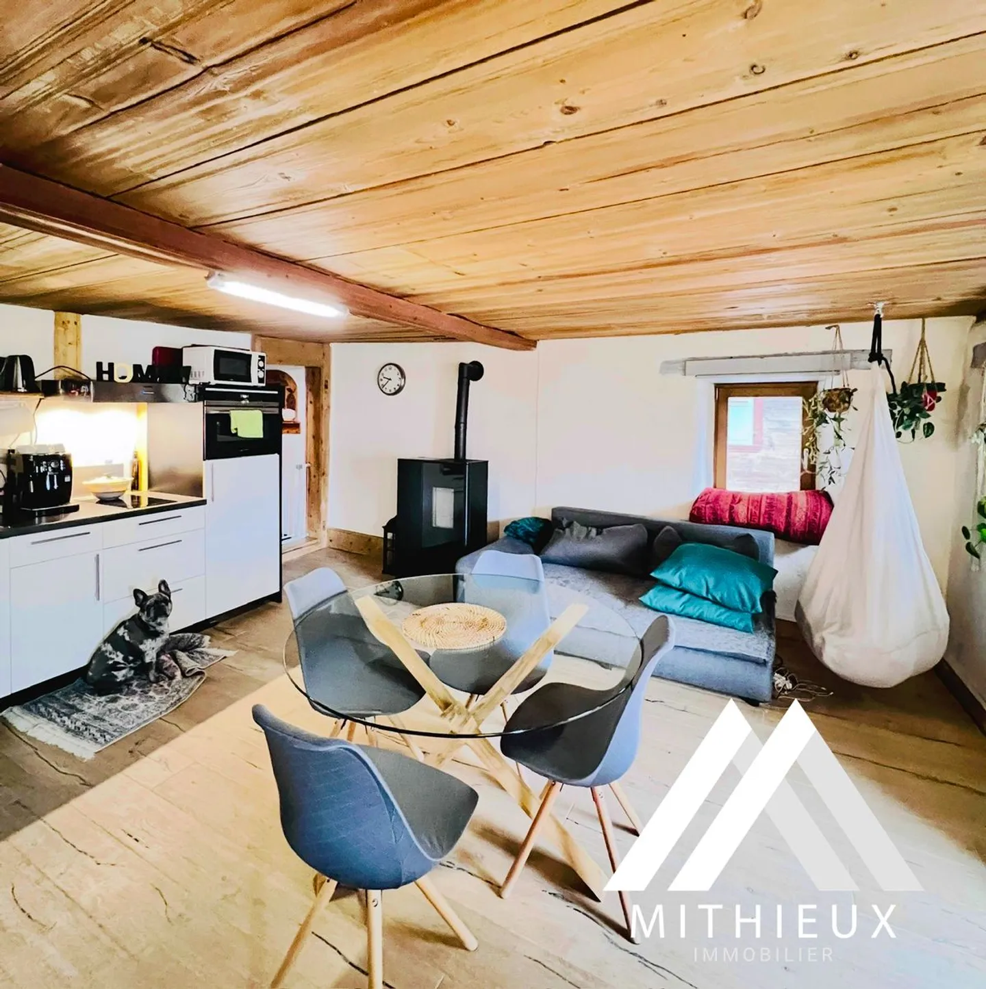 MAGNIFIKANT RENOVIERTES DUPLEX VON 3.5 PCS, MASE (MONT-NOBLE) - Foto 3 von 13