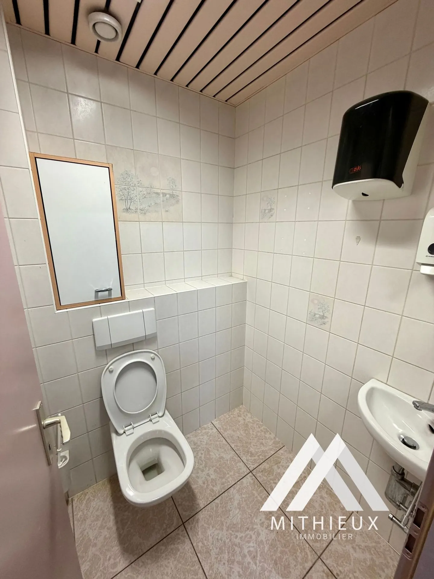 Commercial space ideally located in the center of Riddes - Photo 5 of 6