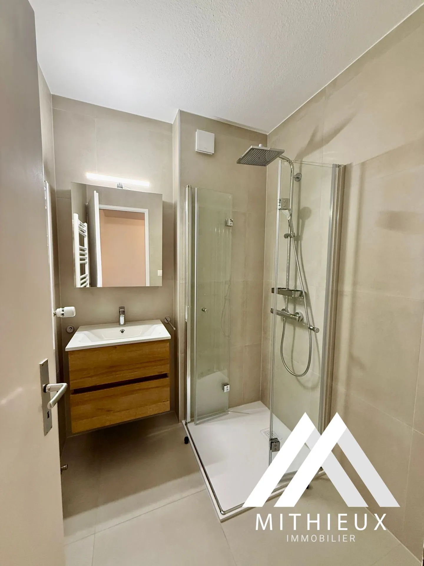 TRANSPARENT APARTMENT 82 M2 - 4 ROOMS! HYPER-CENTER SION - Photo 10 of 13