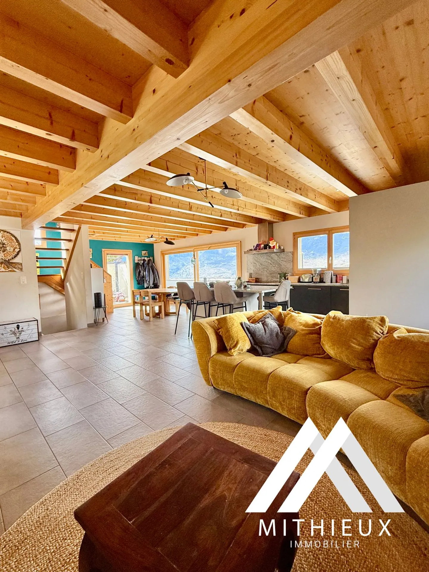 Modern Villa with Panoramic Views - Photo 4 of 13