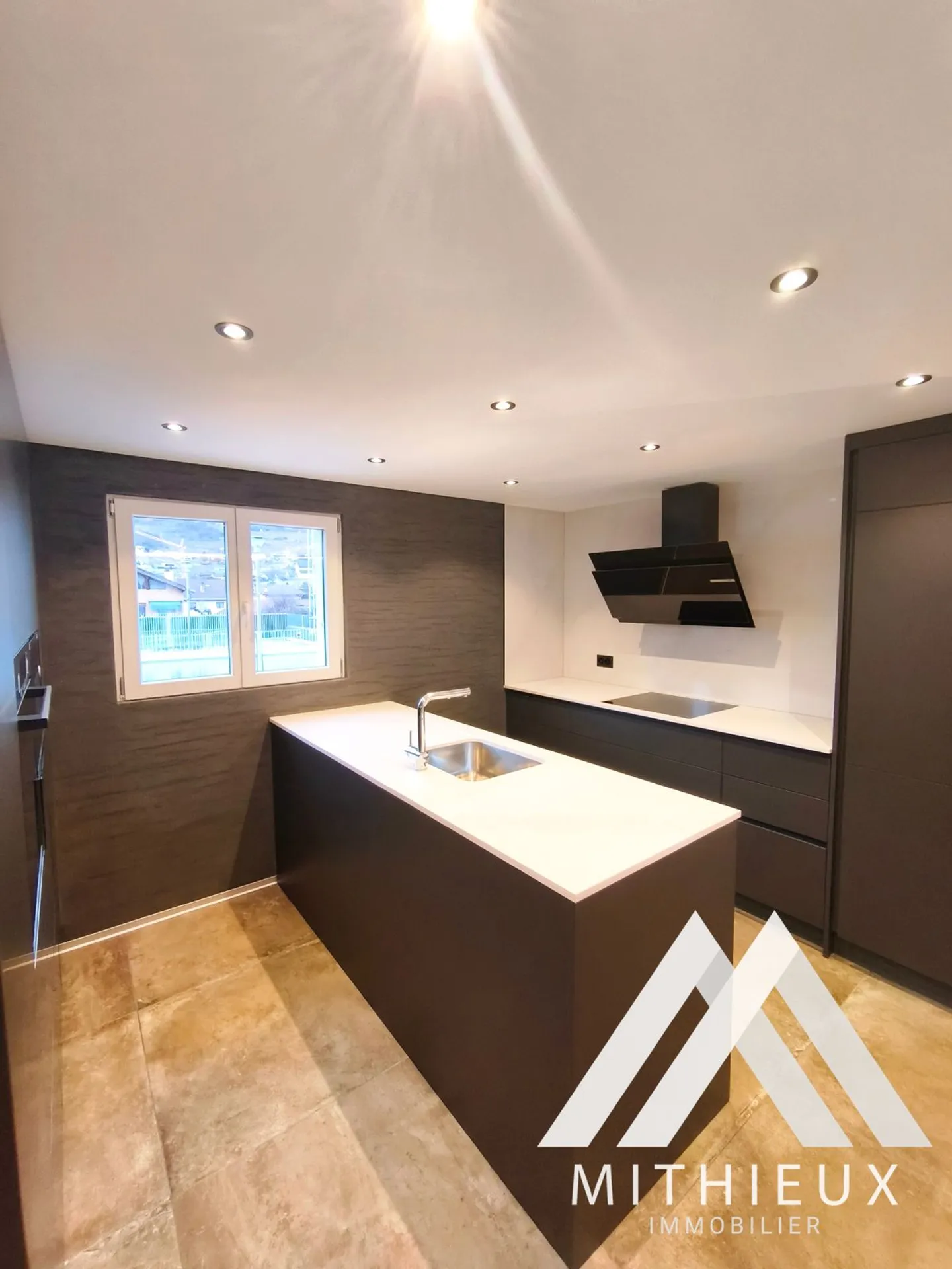 SAINT-LÉONARD - DUPLEX 4.5 STANZE - COMPLETAMENTE RISTRUTTURATO - TERRAZZA - Foto 8 di 13