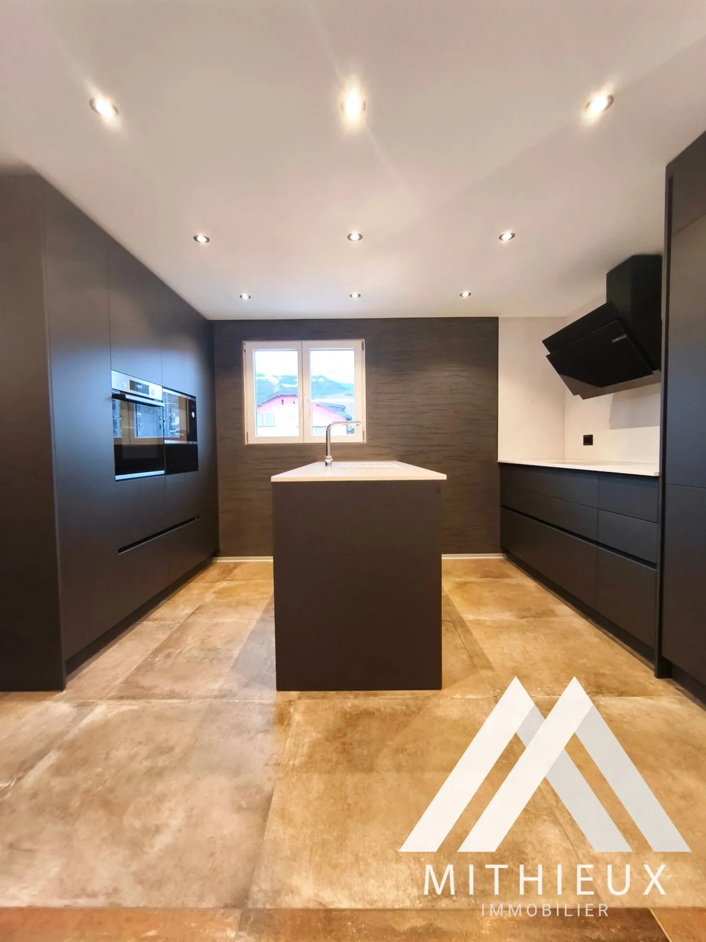 SAINT-LÉONARD - DUPLEX 4.5 STANZE - COMPLETAMENTE RISTRUTTURATO - TERRAZZA - Foto 7 di 13