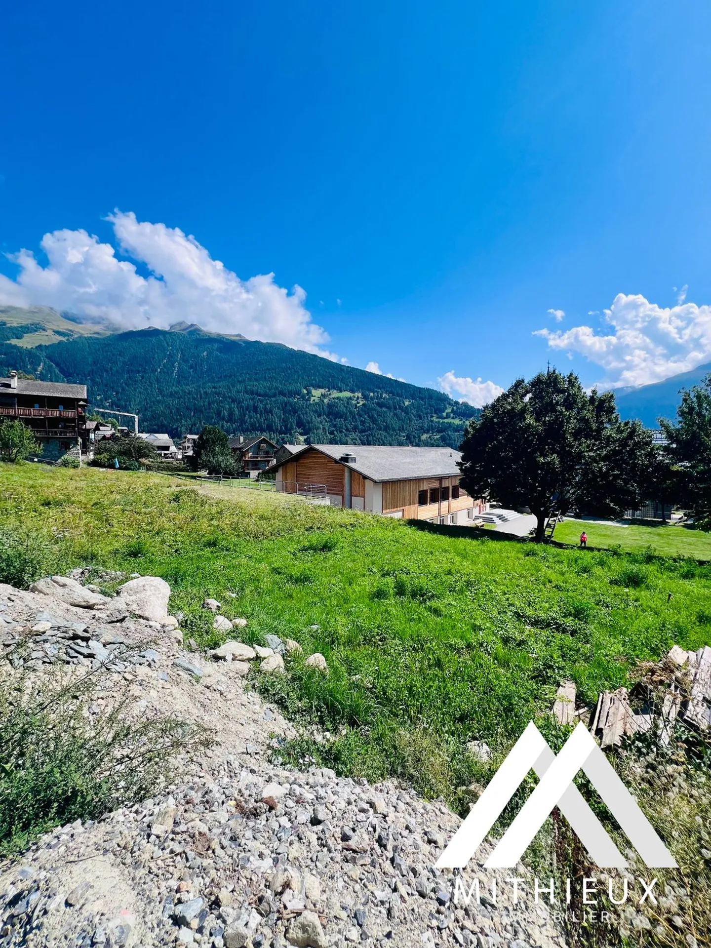 Construisez votre chalet à Mase - Photo 1 sur 6