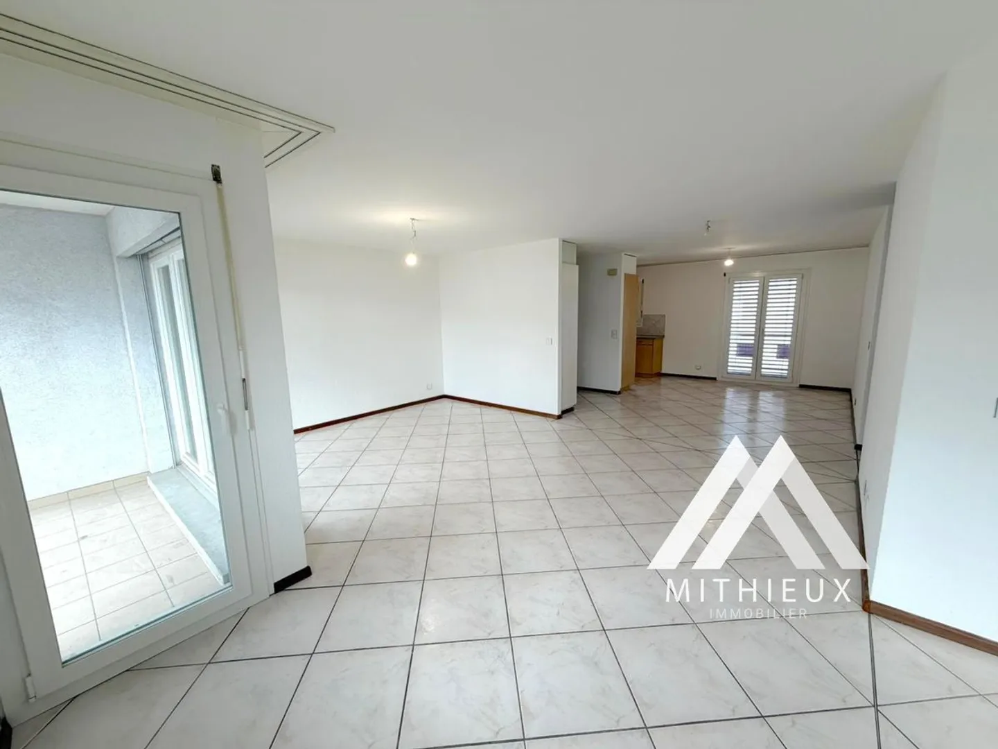 In affitto - Appartamento 4.5 locali idealmente situato a Conthey - Foto 1 di 10