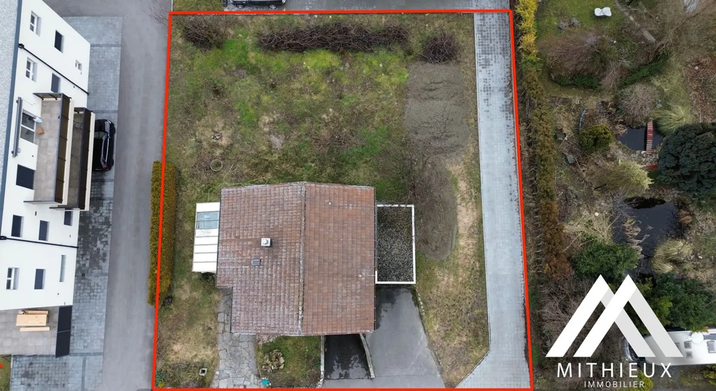 3,5 stanze di alta qualità da completare secondo i tuoi gusti + 2 posti auto! - Foto 2 di 9