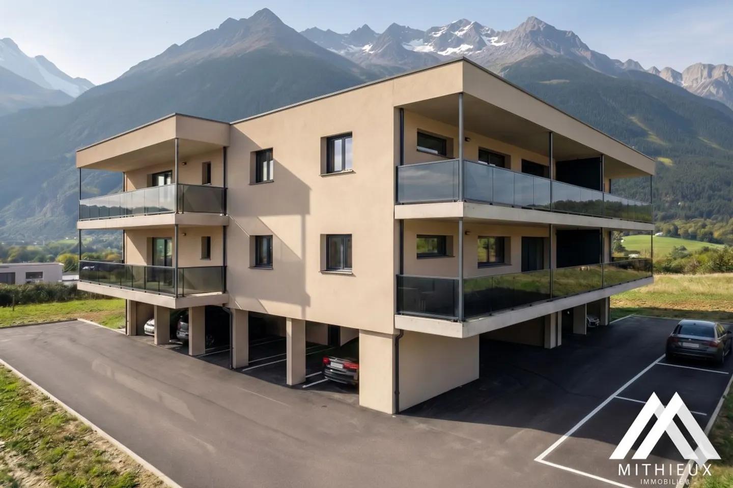 3.5 high-end rooms to finish according to your tastes + 2 parking spaces! - Photo 1 of 9