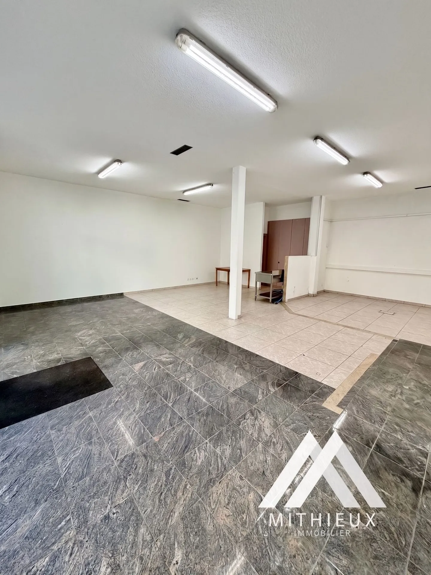 Commercial space ideally located in the center of Riddes - Photo 2 of 8