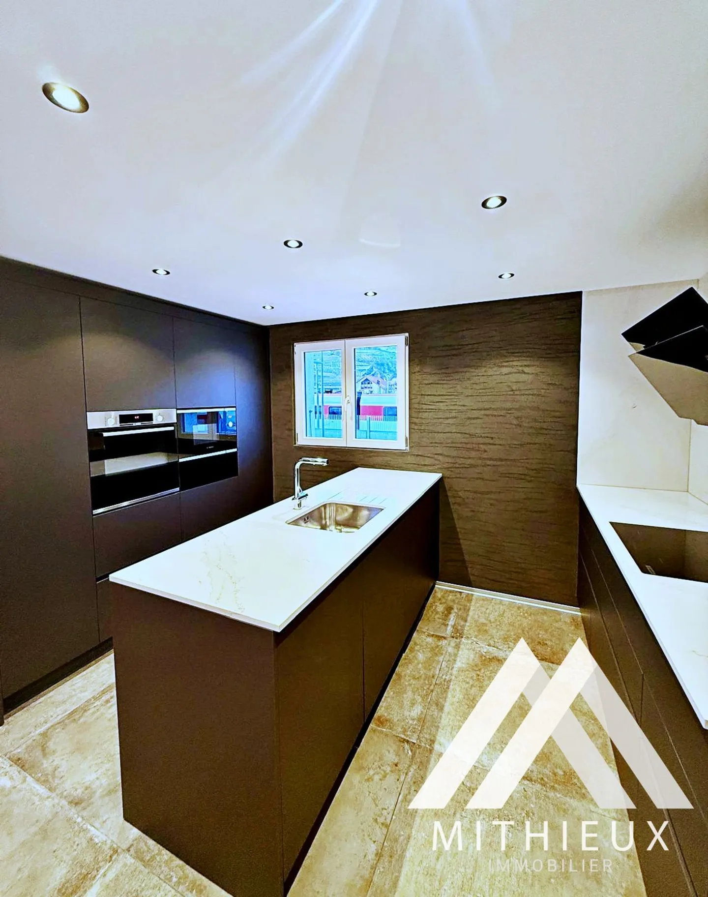 SAINT-LÉONARD - DUPLEX 4.5 ROOMS - FULLY RENOVATED - TERRACE - Photo 7 of 13