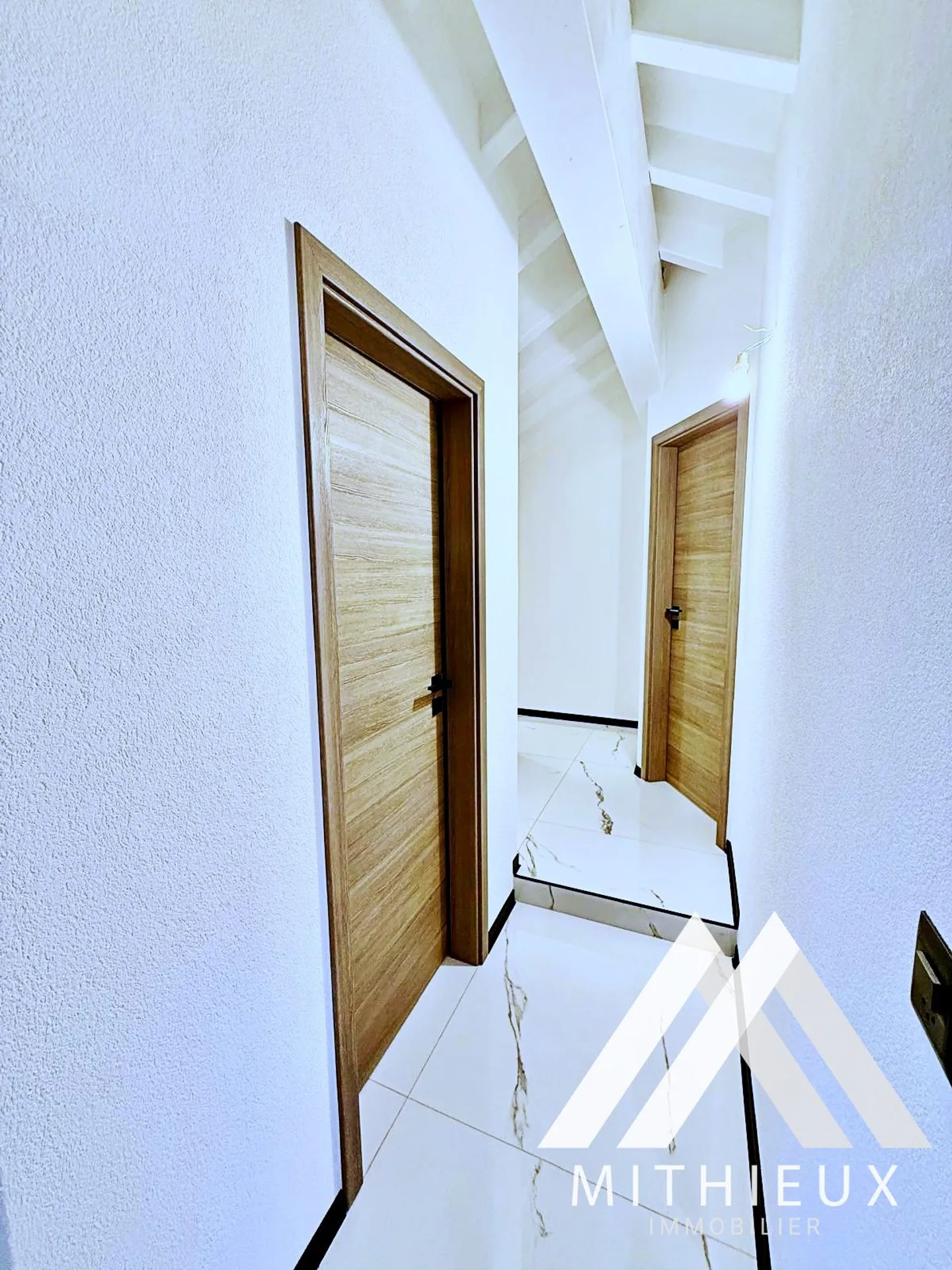 SAINT-LÉONARD - DUPLEX 4.5 ROOMS - FULLY RENOVATED - TERRACE - Photo 13 of 13