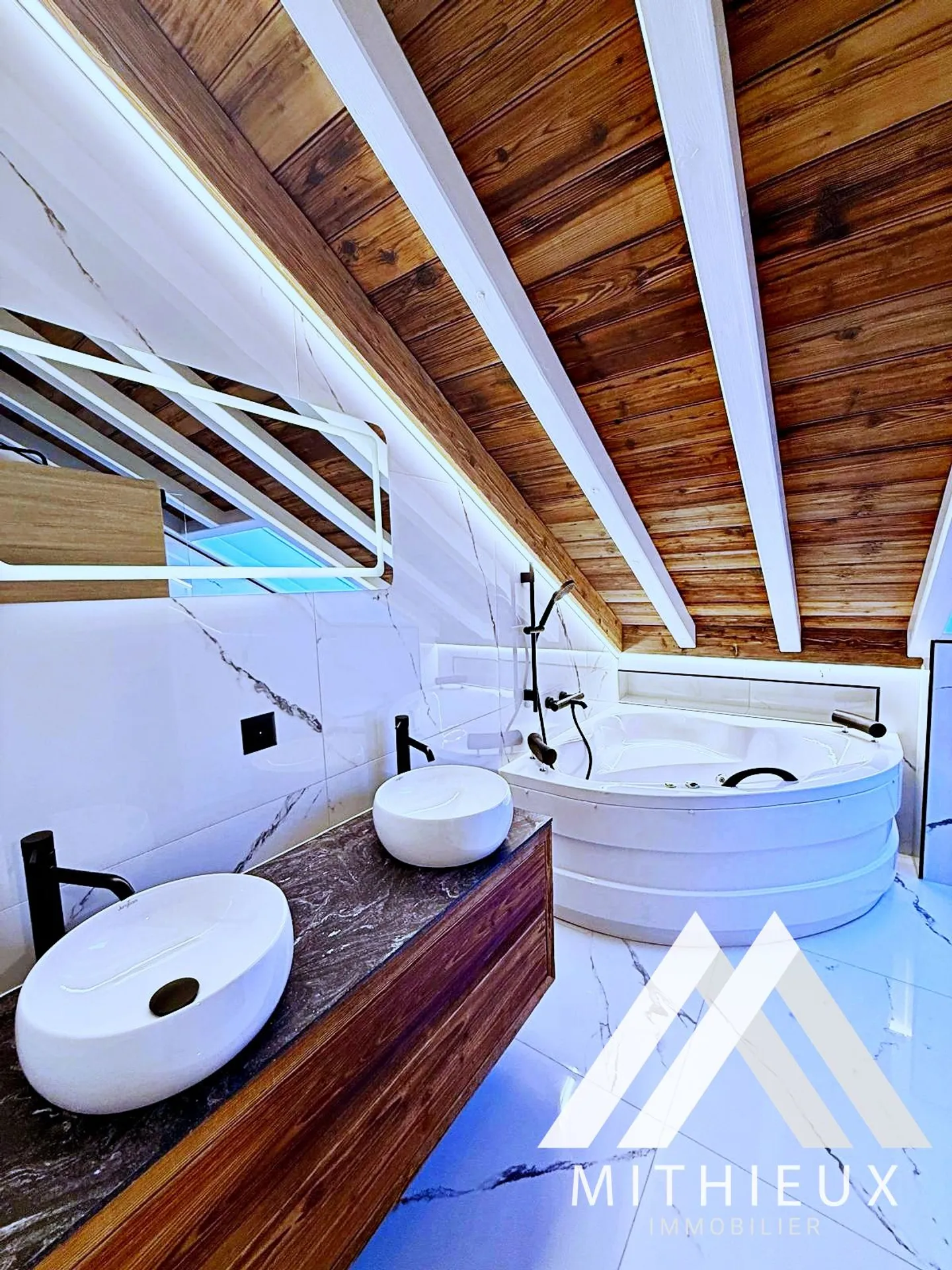 SAINT-LÉONARD - DUPLEX 4.5 ROOMS - FULLY RENOVATED - TERRACE - Photo 9 of 13