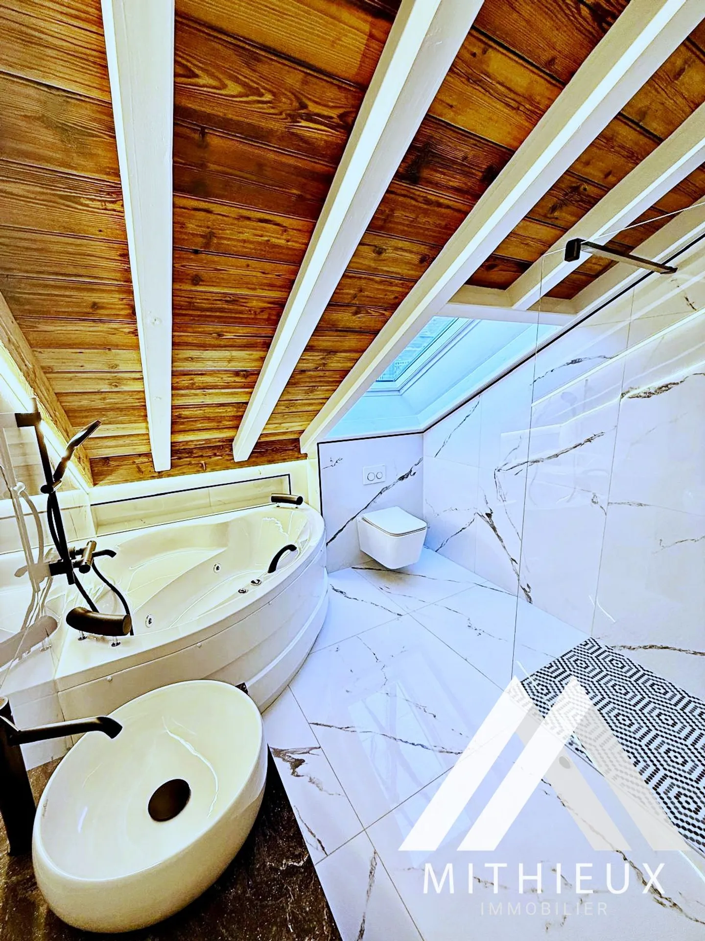 SAINT-LÉONARD - DUPLEX 4.5 ROOMS - FULLY RENOVATED - TERRACE - Photo 12 of 13