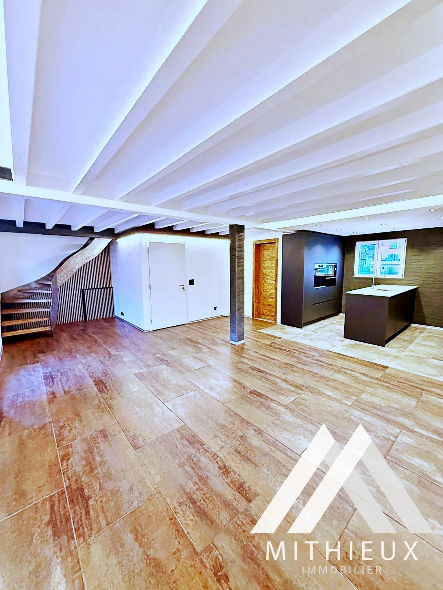 SAINT-LÉONARD - DUPLEX 4.5 ROOMS - FULLY RENOVATED - TERRACE - Photo 2 of 13