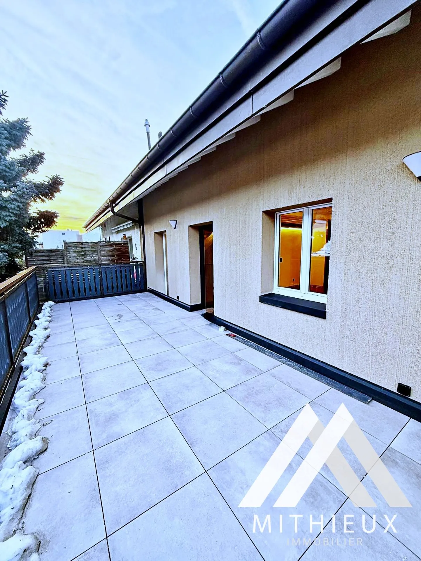 SAINT-LÉONARD - DUPLEX 4.5 STANZE - COMPLETAMENTE RISTRUTTURATO - TERRAZZA - Foto 1 di 13