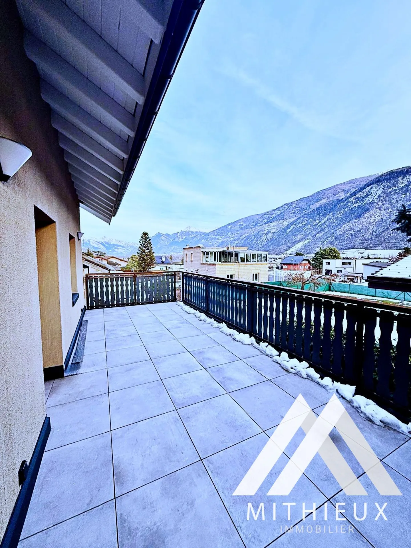 SAINT-LÉONARD - DUPLEX 4.5 ROOMS - FULLY RENOVATED - TERRACE - Photo 1 of 13