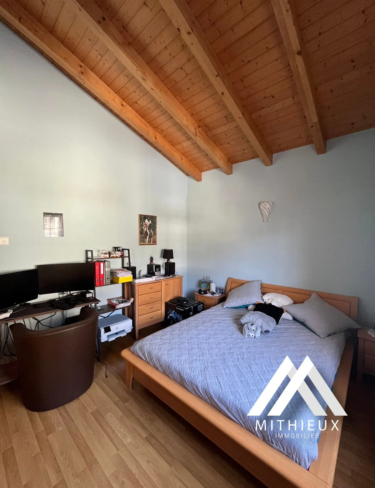 The Oasis of Saxon: Exceptional Sunshine and Generous Volumes - Photo 7 of 13