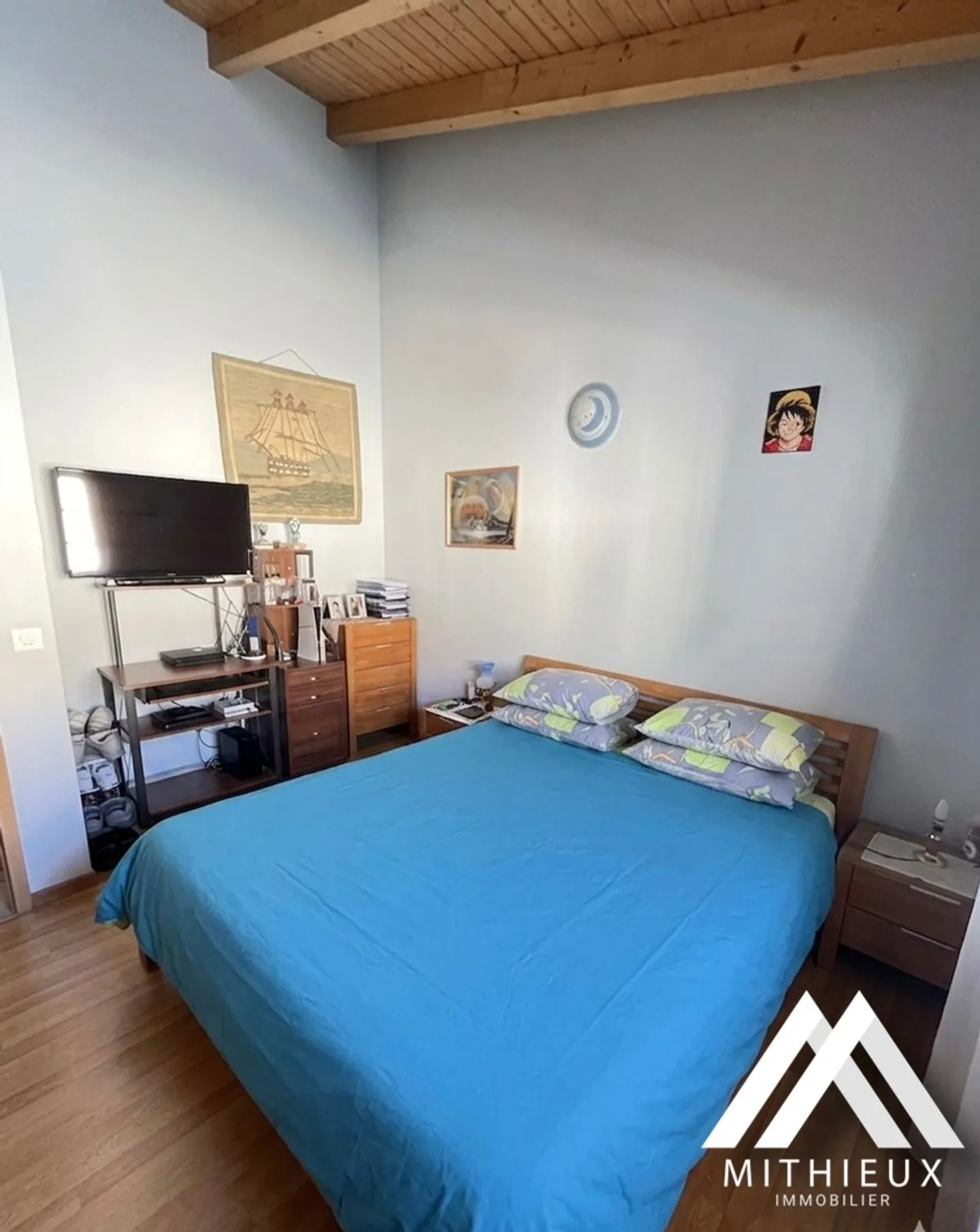 The Oasis of Saxon: Exceptional Sunshine and Generous Volumes - Photo 8 of 13