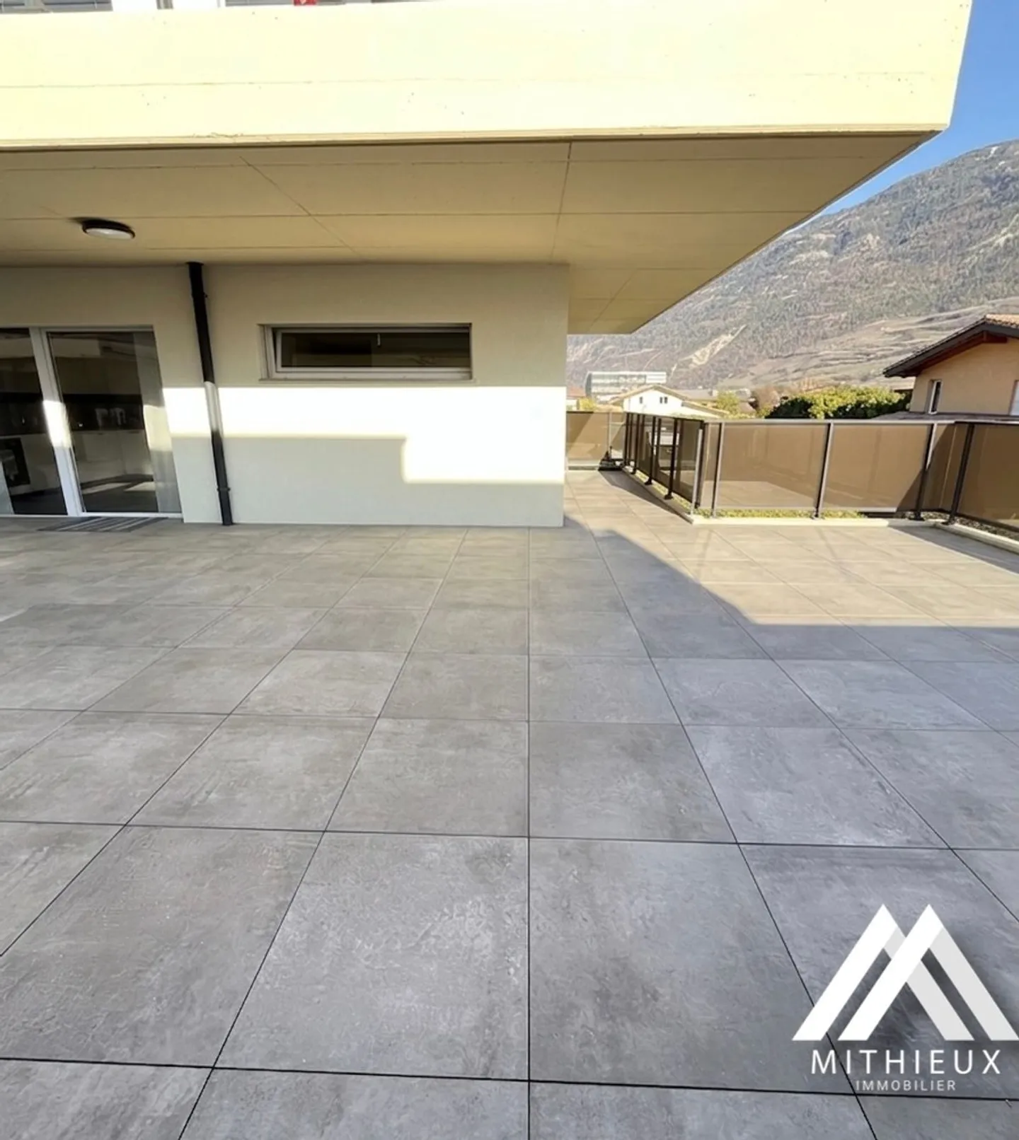 For sale, high-end 3.5 room apartment in Saxon - Photo 13 of 13