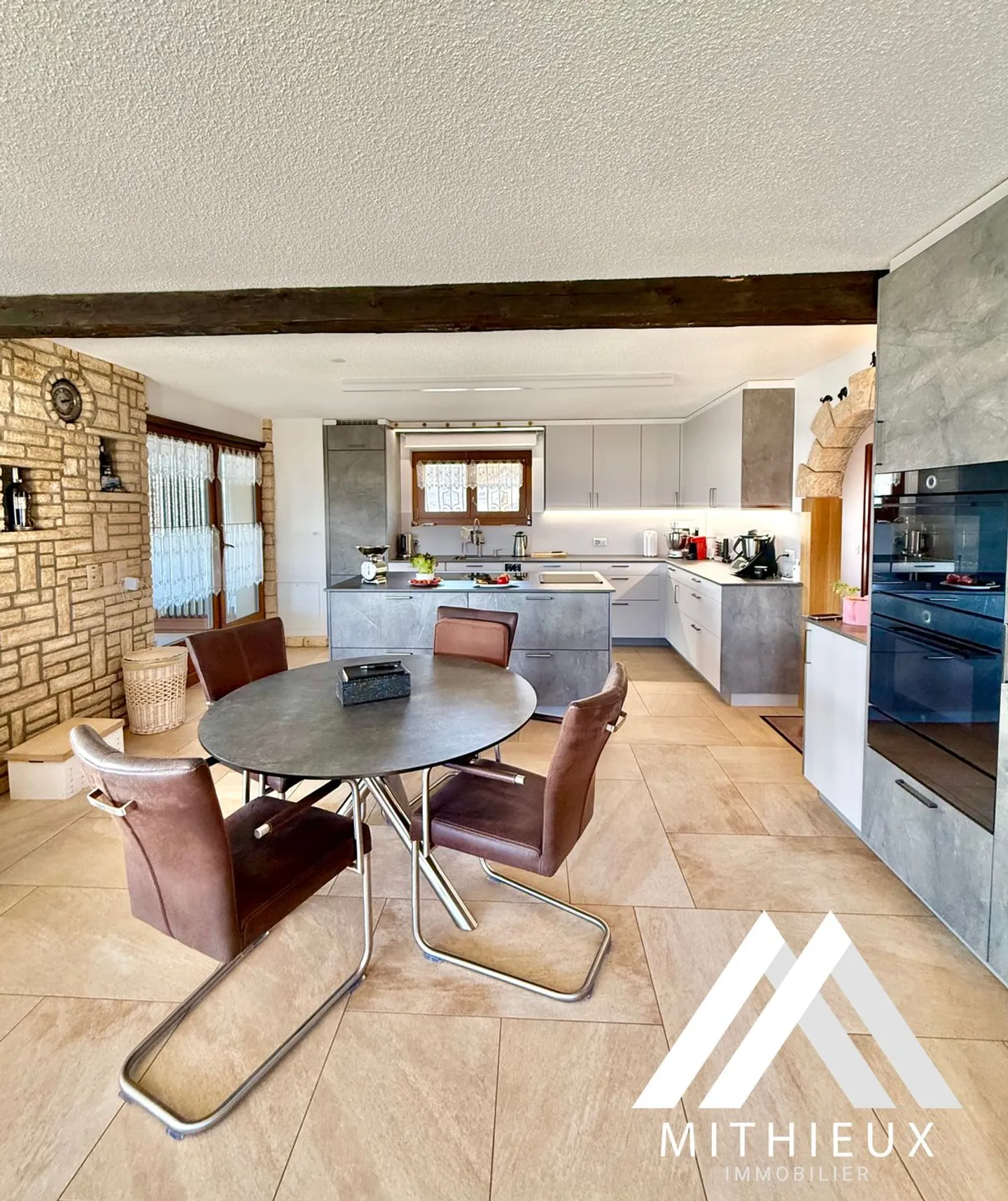 GERÄUMIGES CHALET MIT 5,5 ZIMMERN, LES AGETTES (4 VALLEYS) - Foto 8 von 13