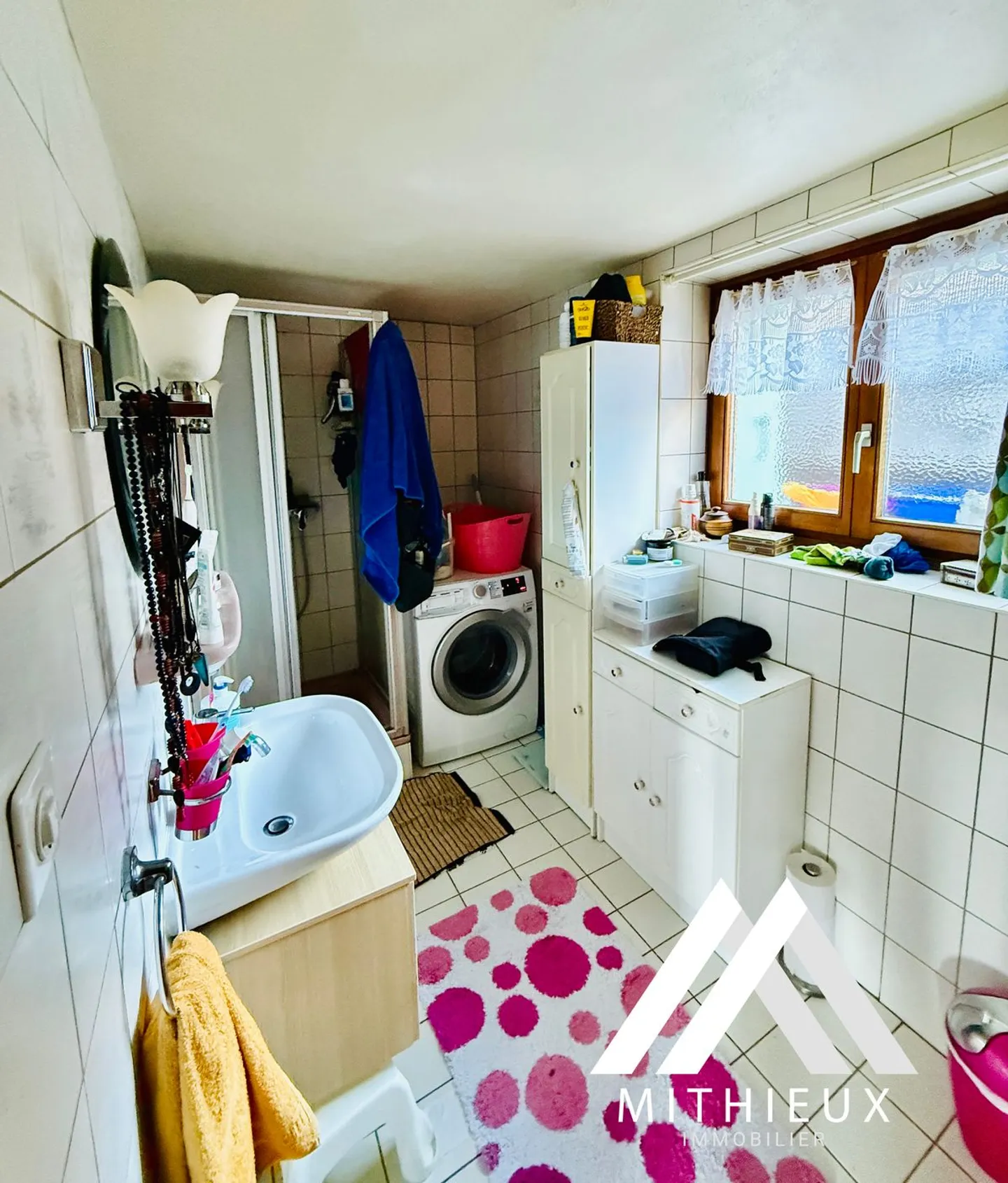 CHALET 4.5 ZIMMER - 122 M2 + ZAHLREICHE NEBENGEBÄUDE - Foto 7 von 13