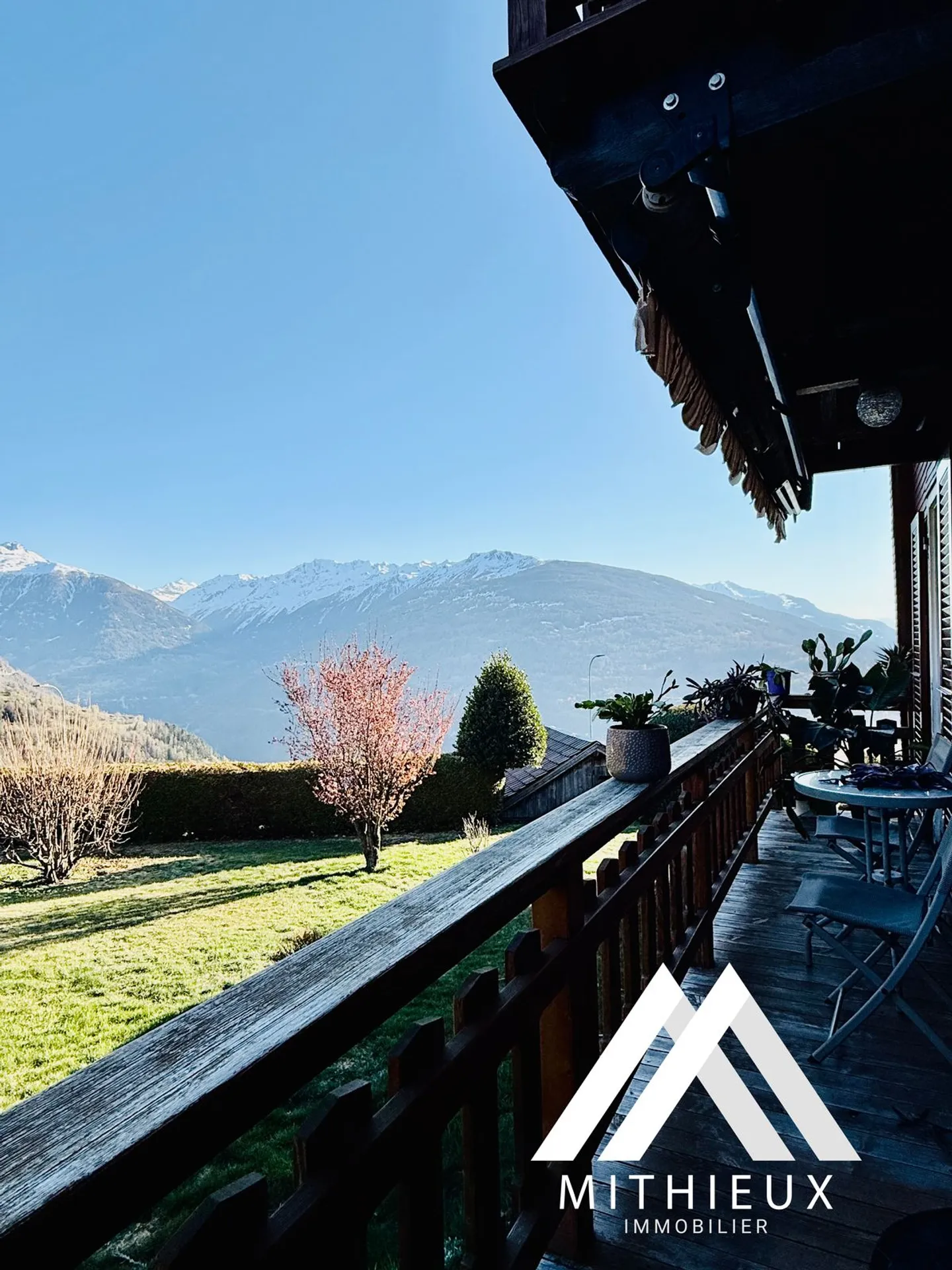 CHALET 4.5 ZIMMER - 122 M2 + ZAHLREICHE NEBENGEBÄUDE - Foto 8 von 13