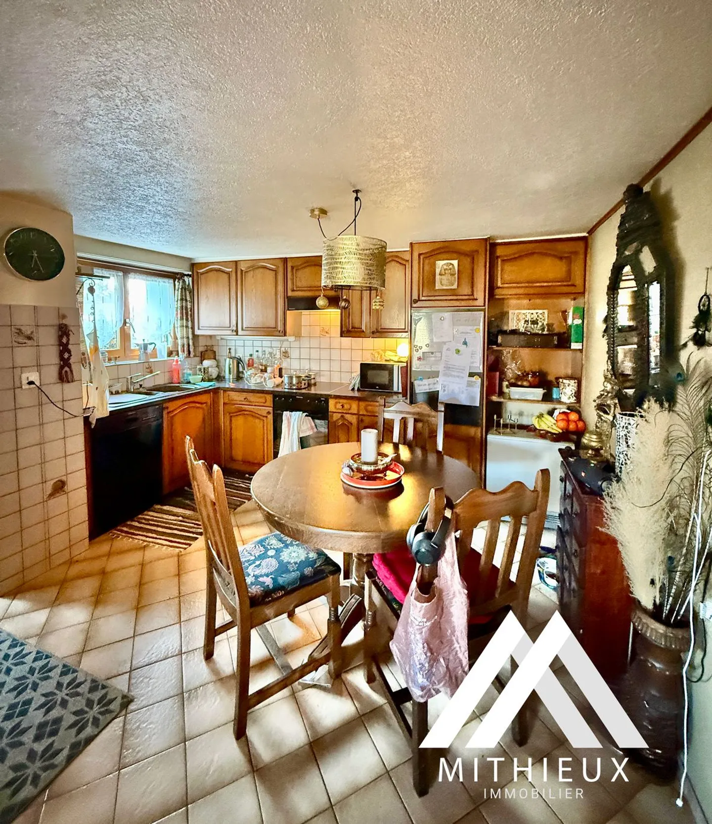 CHALET 4.5 ZIMMER - 122 M2 + ZAHLREICHE NEBENGEBÄUDE - Foto 6 von 13