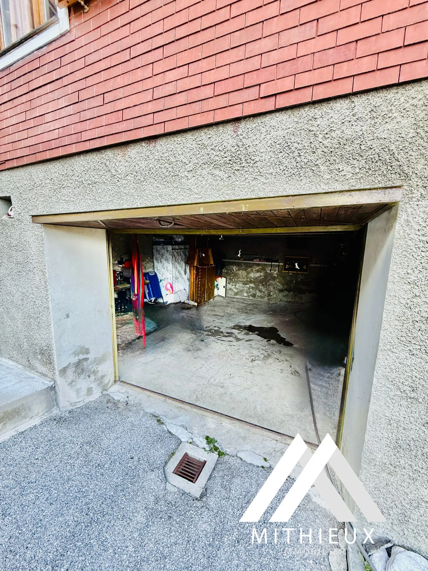 CHALET 4.5 ZIMMER - 122 M2 + ZAHLREICHE NEBENGEBÄUDE - Foto 12 von 13