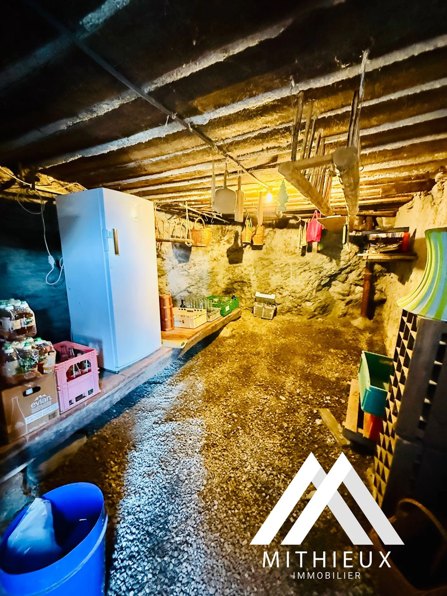 CHALET 4.5 ZIMMER - 122 M2 + ZAHLREICHE NEBENGEBÄUDE - Foto 13 von 13