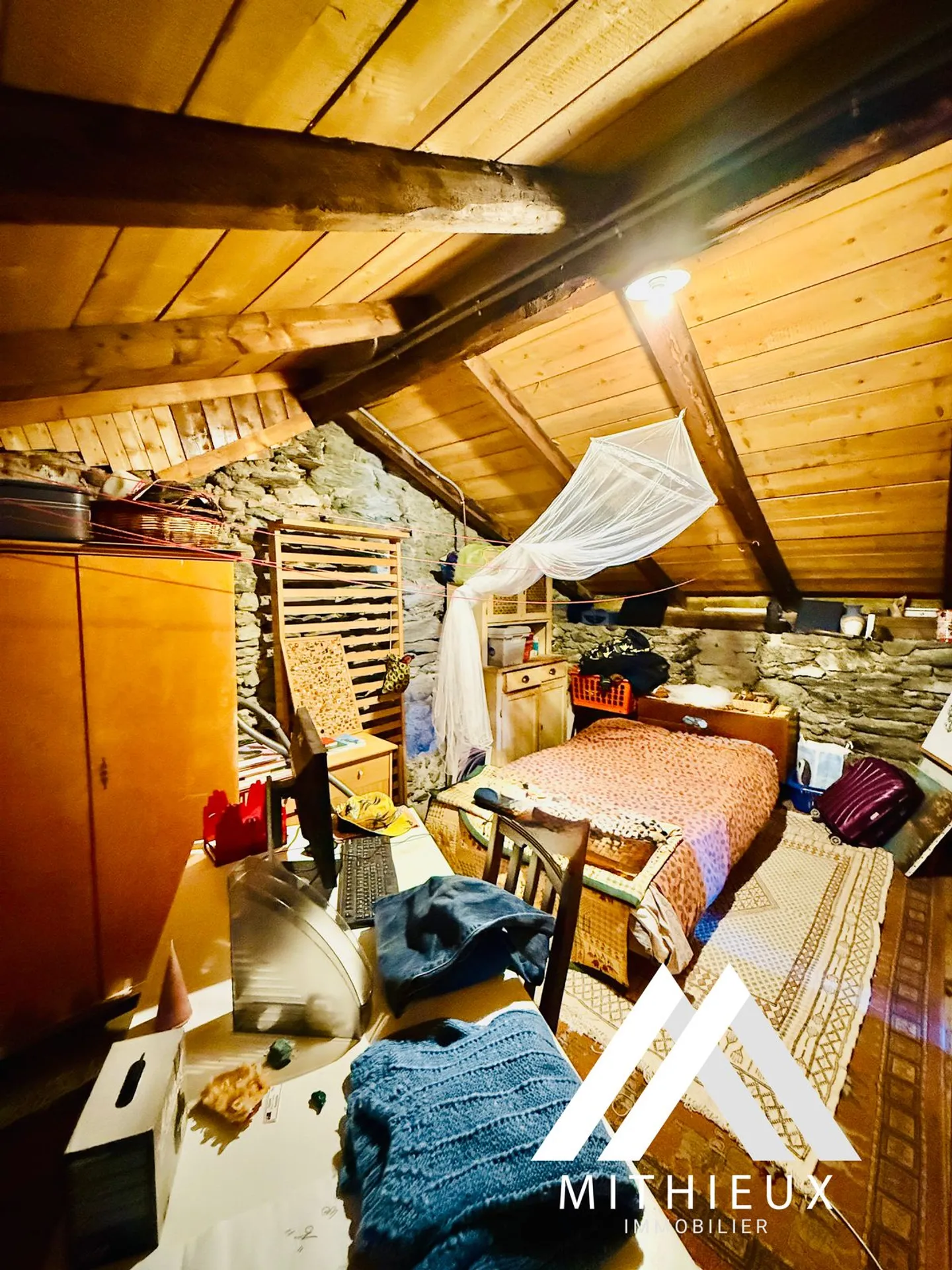 CHALET 4.5 ZIMMER - 122 M2 + ZAHLREICHE NEBENGEBÄUDE - Foto 11 von 13