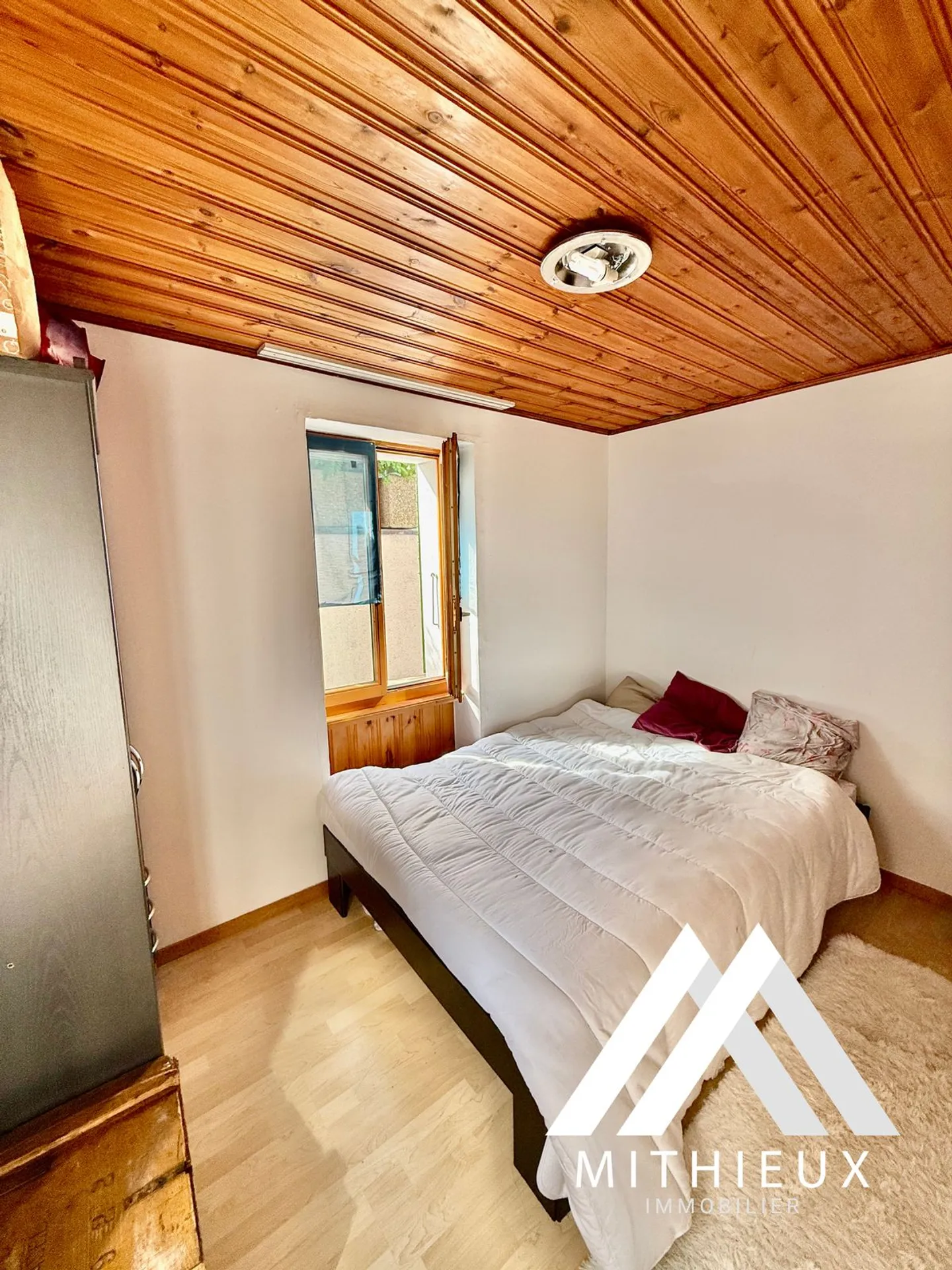 APARTMENT 4 ROOMS, HYPER CENTER, SAINT-LEONARD - Photo 7 of 11