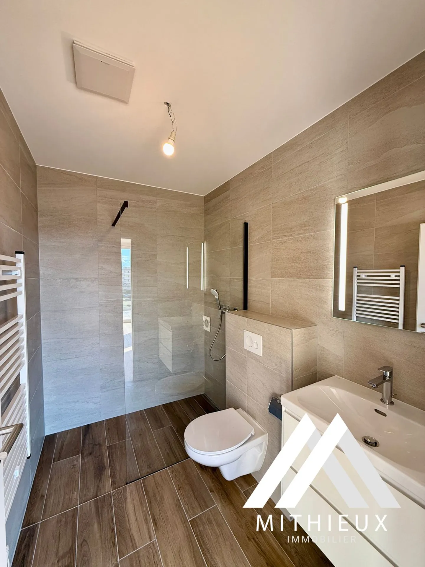 ATTIQUE NEUF DE 3.5 PCES, 112 M2 + TERRASSE PRIVÉE - SION  - Photo 7 sur 13