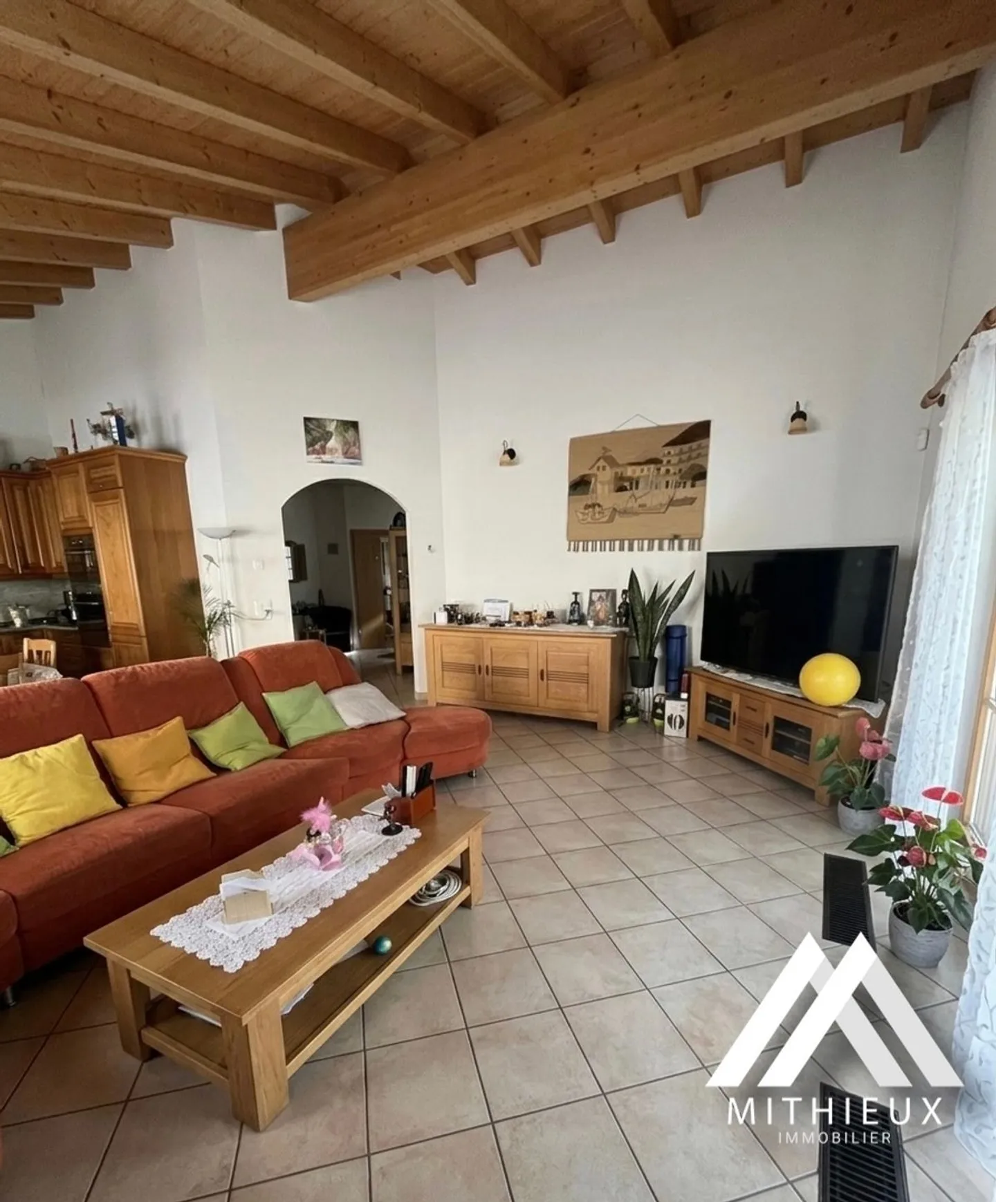 The Oasis of Saxon: Exceptional Sunshine and Generous Volumes - Photo 10 of 13