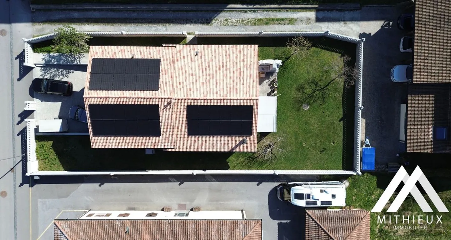 The Oasis of Saxon: Exceptional Sunshine and Generous Volumes - Photo 1 of 13