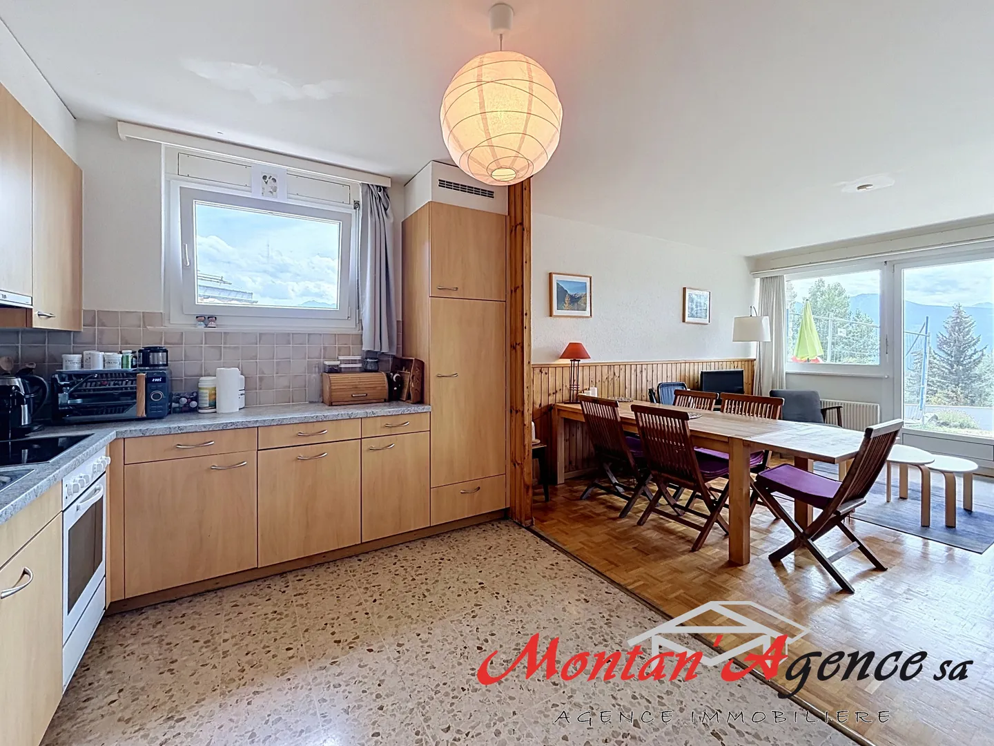 Charming Apartment Near Ski Lifts - Photo 2 of 8