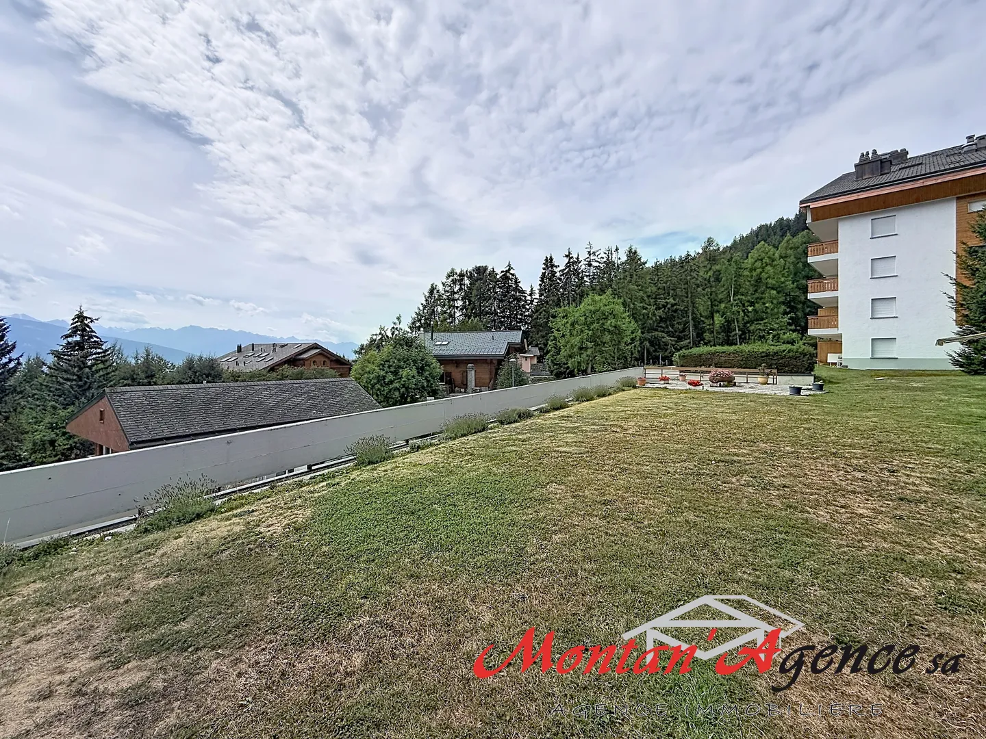 Charming Apartment Near Ski Lifts - Photo 8 of 8
