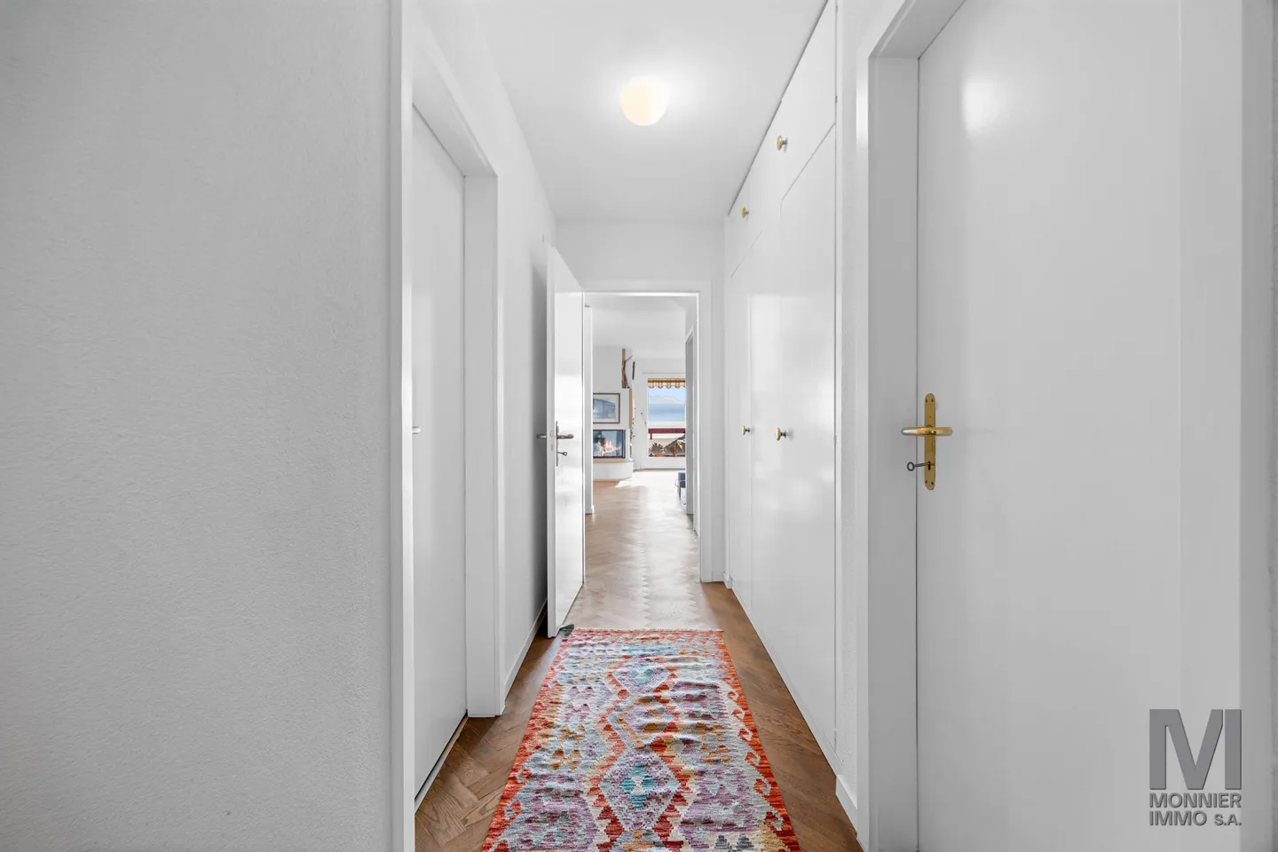 Appartement Magnifique avec Vue Lac - Photo 5 sur 12