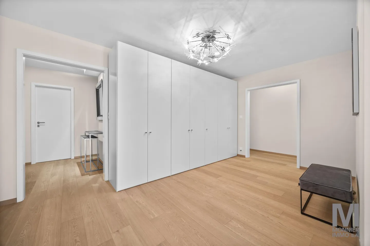 Superb 5-room apartment in the heart of Chailly - Photo 4 of 13