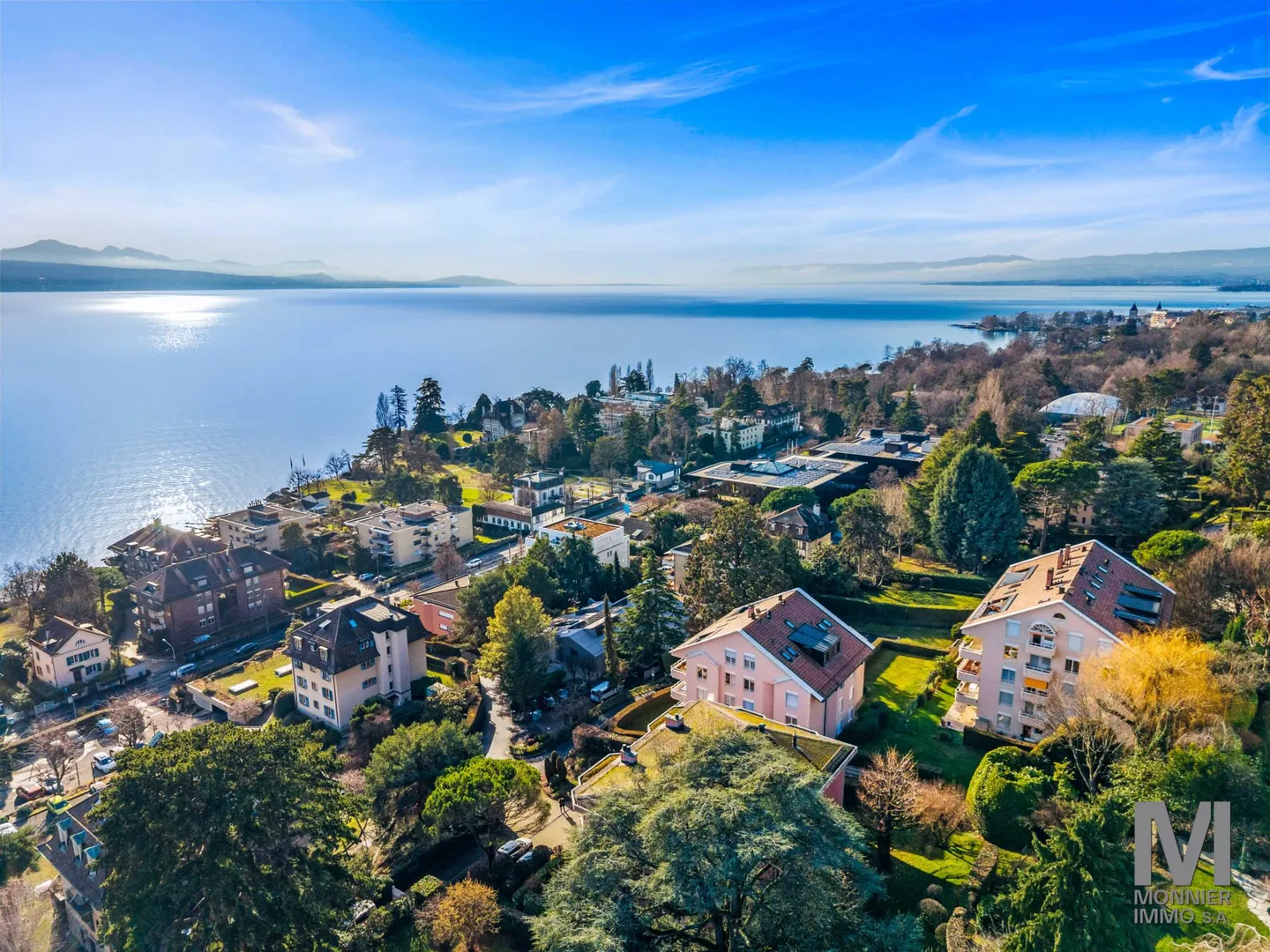 Appartement Magnifique avec Vue Lac - Photo 11 sur 12