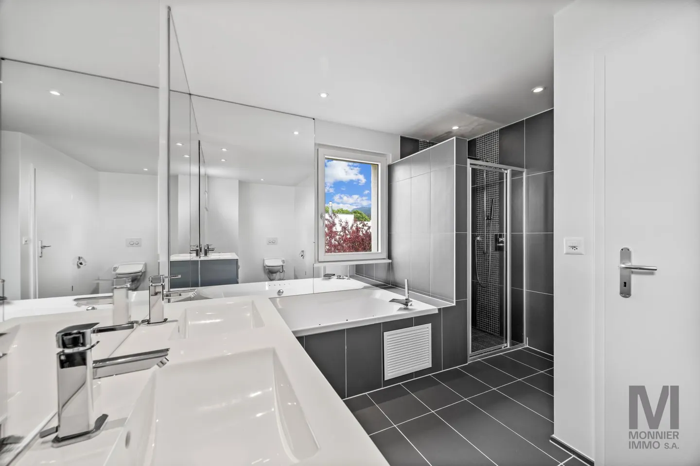 Charming detached villa in Bulle - Photo 10 of 13