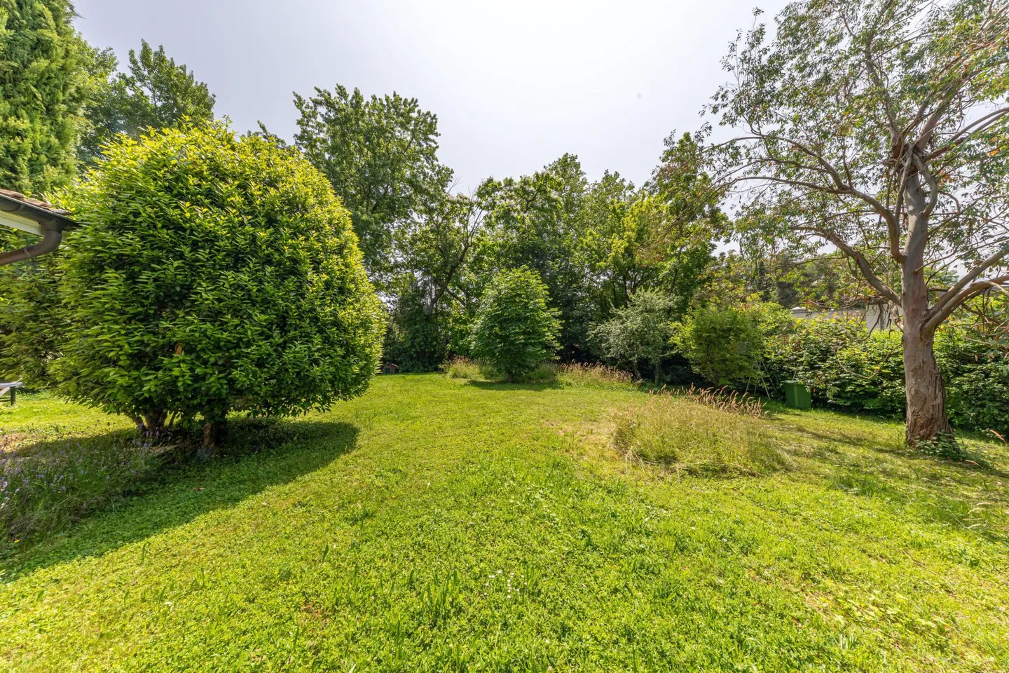 Maison Familiale Élégante à Vandoeuvres - Photo 9 sur 9