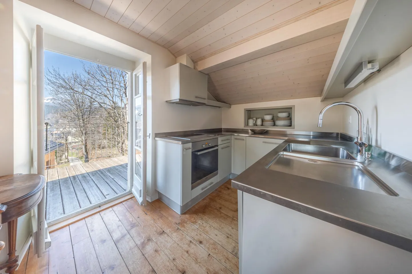 Schöne Immobilie mit 3 Wohnungen - Foto 4 von 4