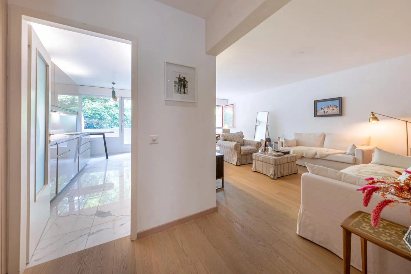 Contemporary Apartment in the Eaux-Vives District - Photo 4 of 7