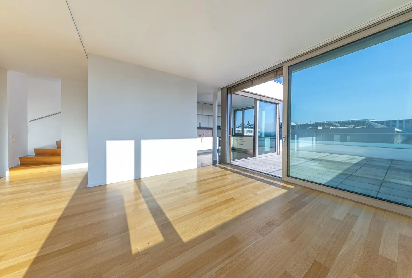 Duplex luminoso in attico - Foto 1 di 7