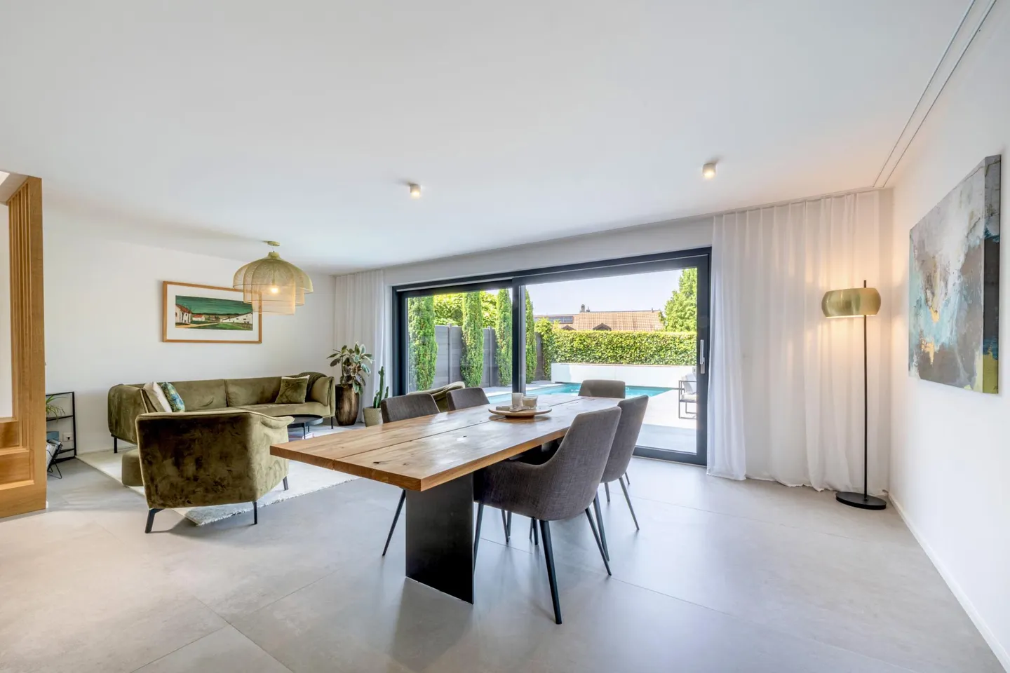 Villa contemporanea con piscina - Foto 9 di 13